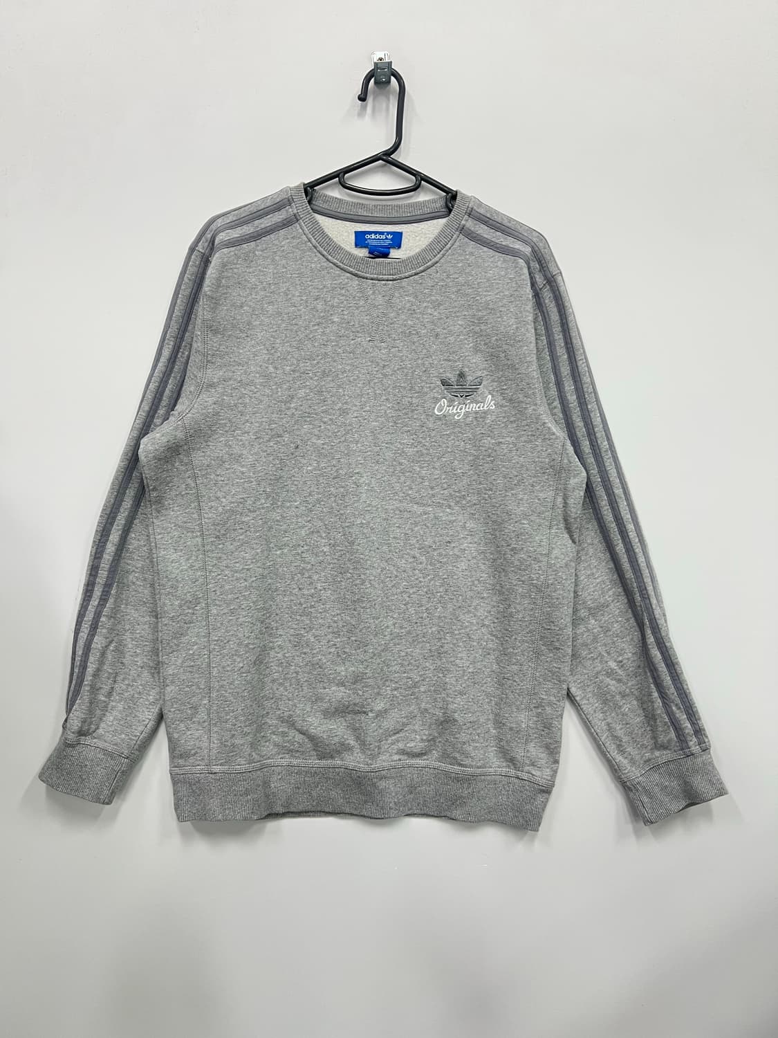 아디다스 그레이 맨투맨  상품이미지1