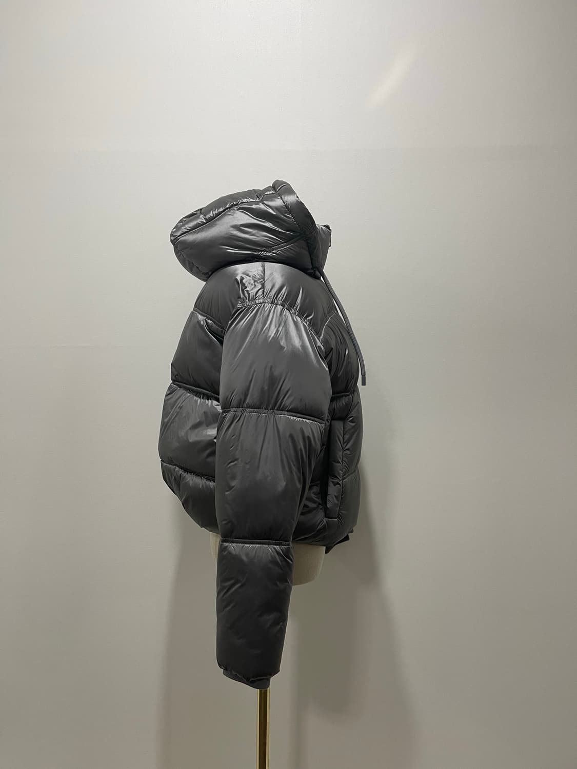 [새상품] ZARA 여성 숏 패딩 그레이 M 러닝패딩 추천 상품이미지3