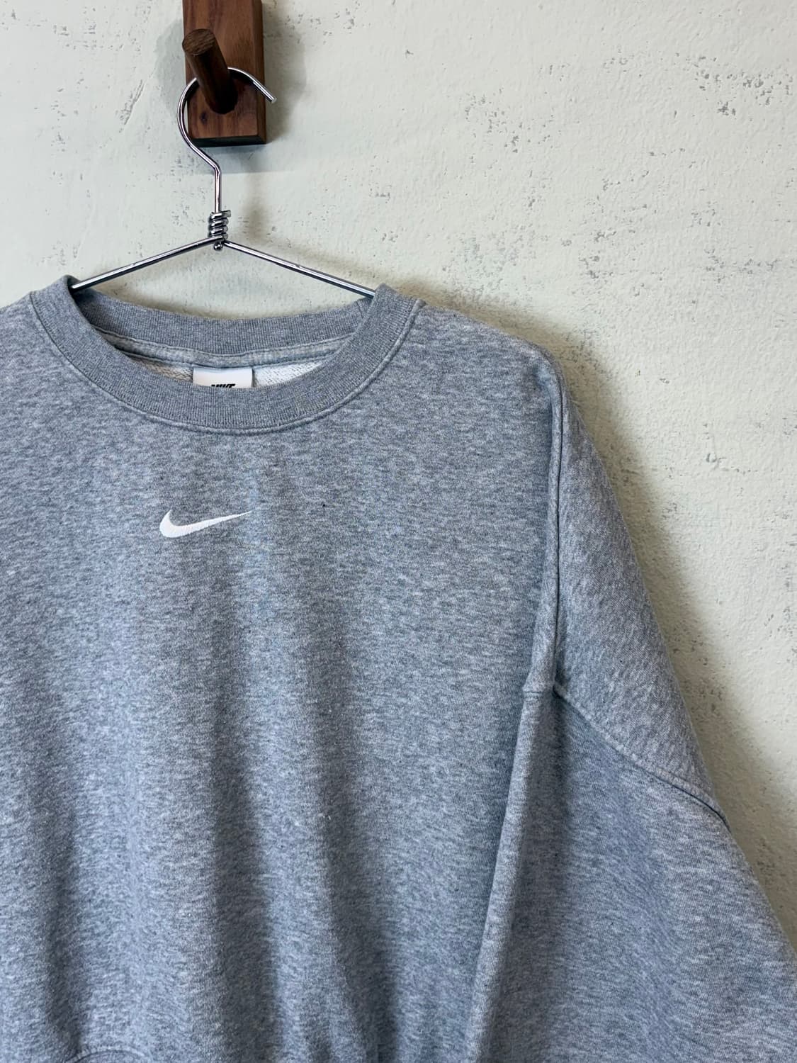 나이키 미드 스우시 크롭 맨투맨 그레이 상품이미지2