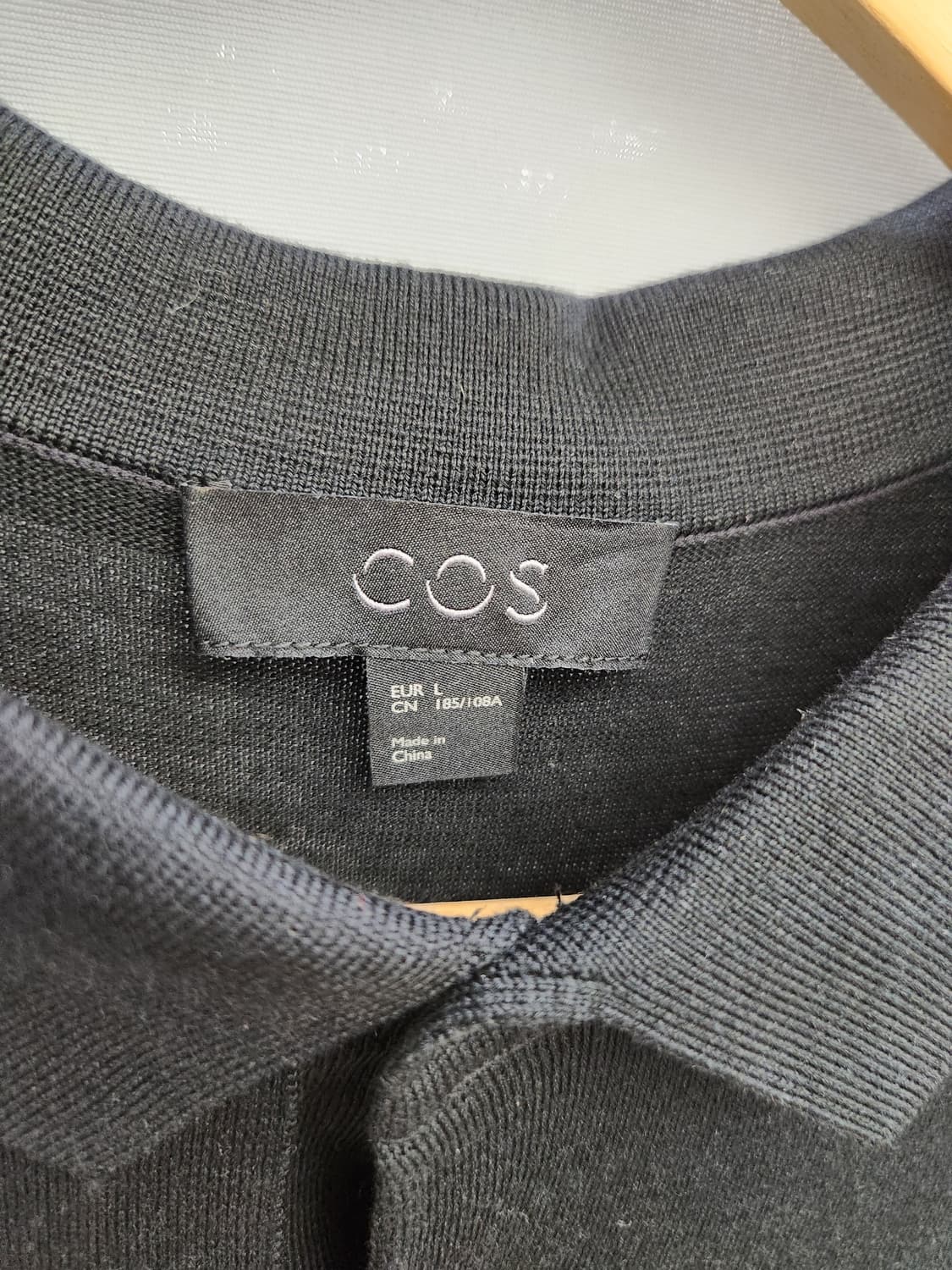 COS 코스 블랙 반팔 폴로셔츠 상품이미지4