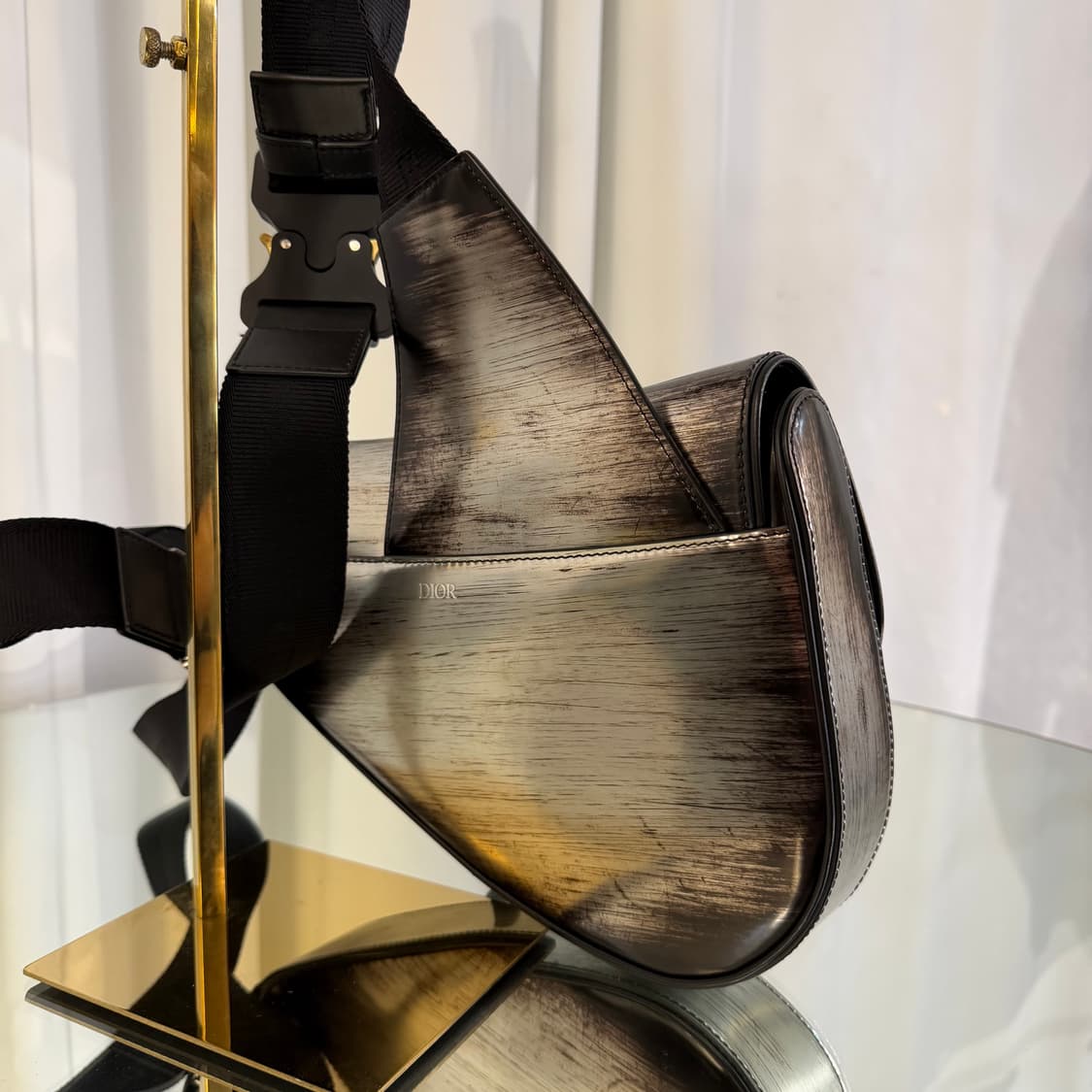 [한정판/새상품]디올 실버 메탈 새들백 미디움 상품이미지5