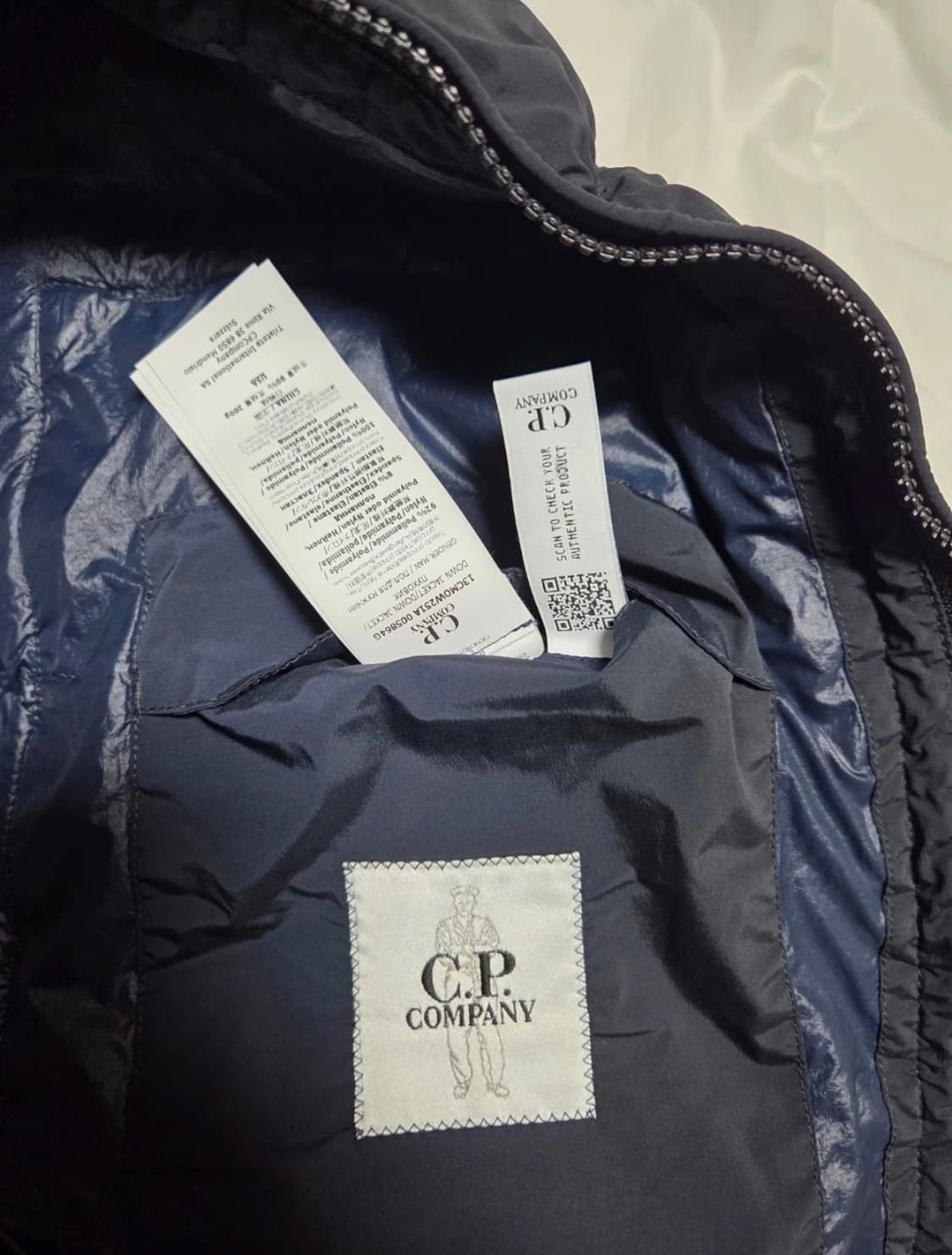 CP컴퍼니 나이크라R 패딩 50 상품이미지6