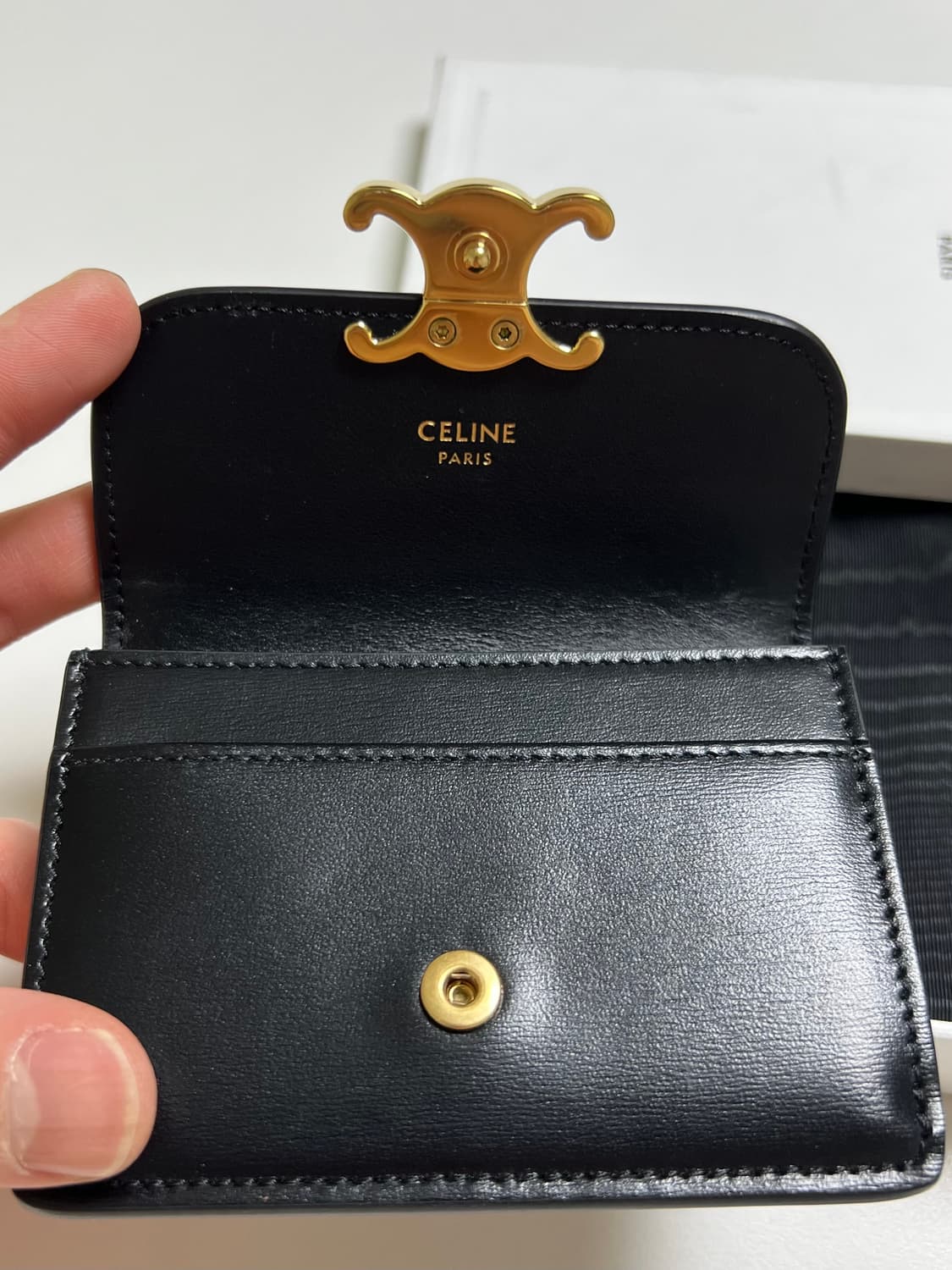 [정품] 셀린느 카드지갑 샤이니 카프스킨 플랩 카드 홀더 블랙 상품이미지4