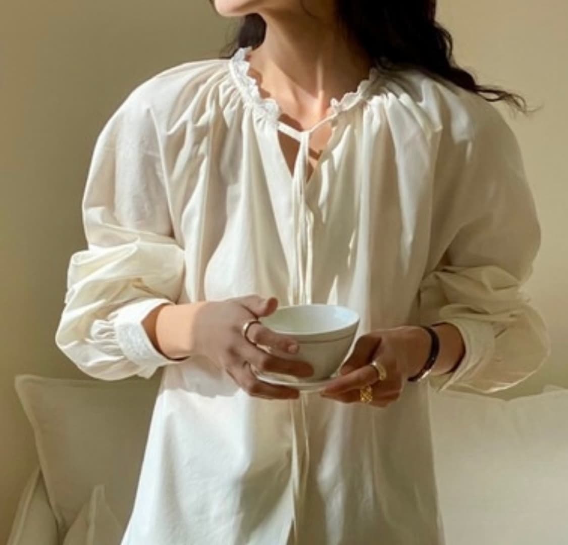 프릴 타이 블라우스(크림아이보리) 새상품 상품이미지5