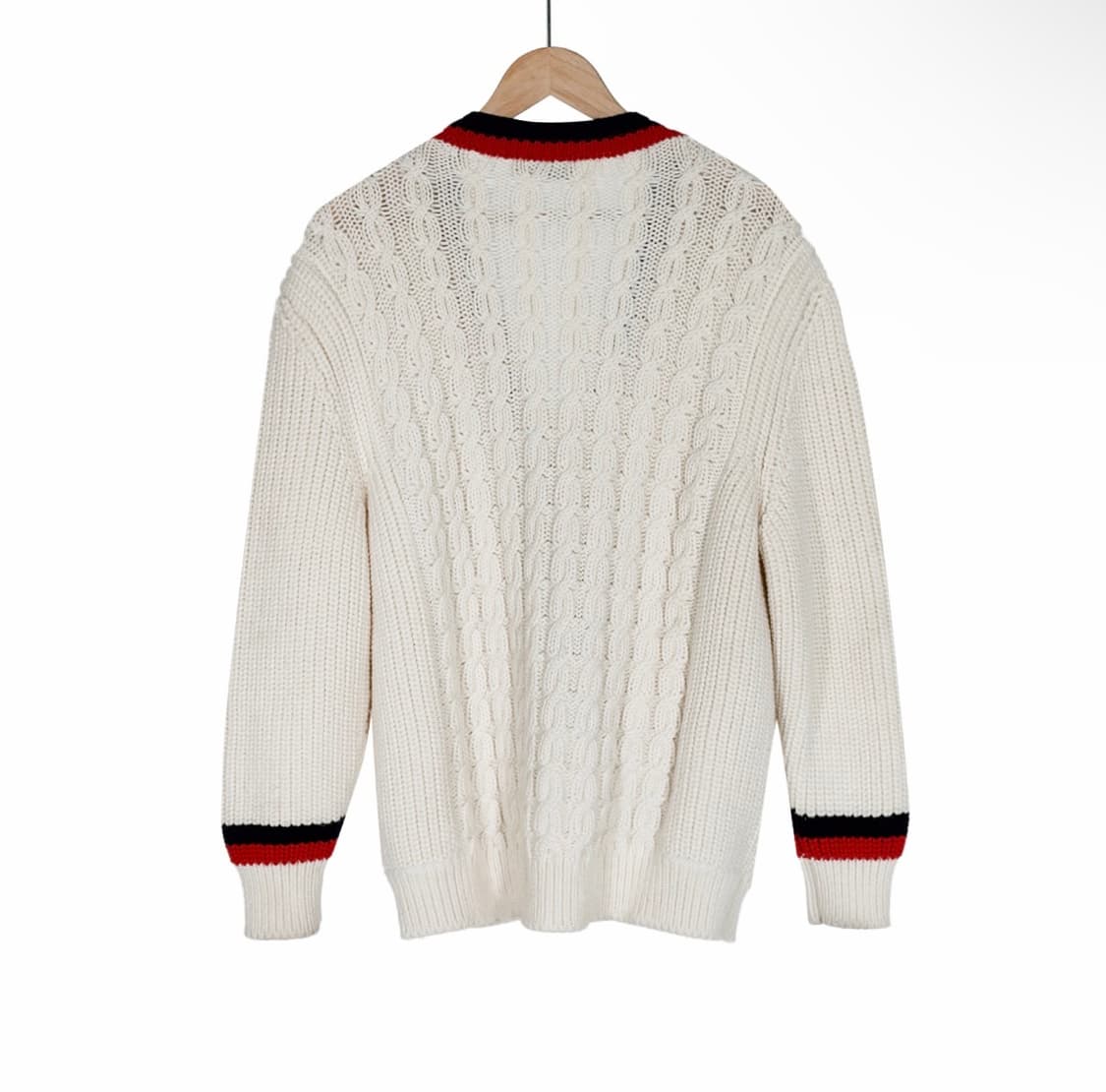 [38] 미우미우 여성 헤비 울 케이블 로고 패치 삼선 라인 니트 가디건 상품이미지3