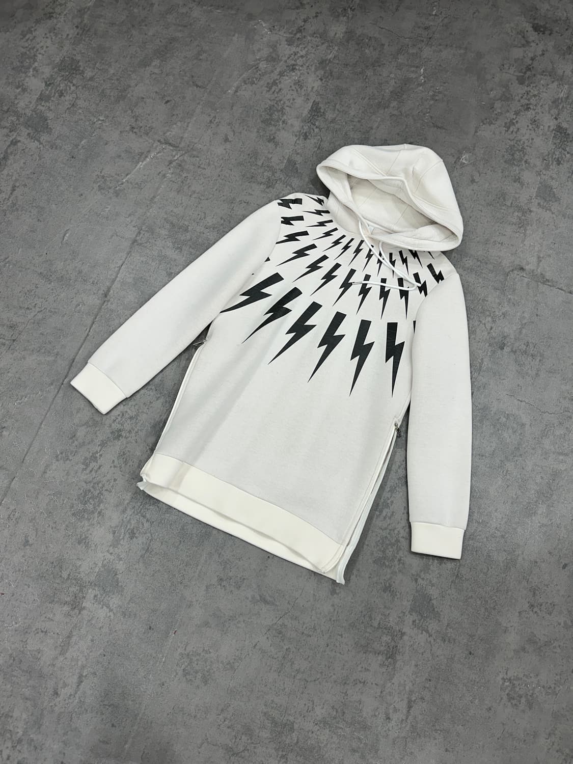 닐바렛 후드티 상품이미지1