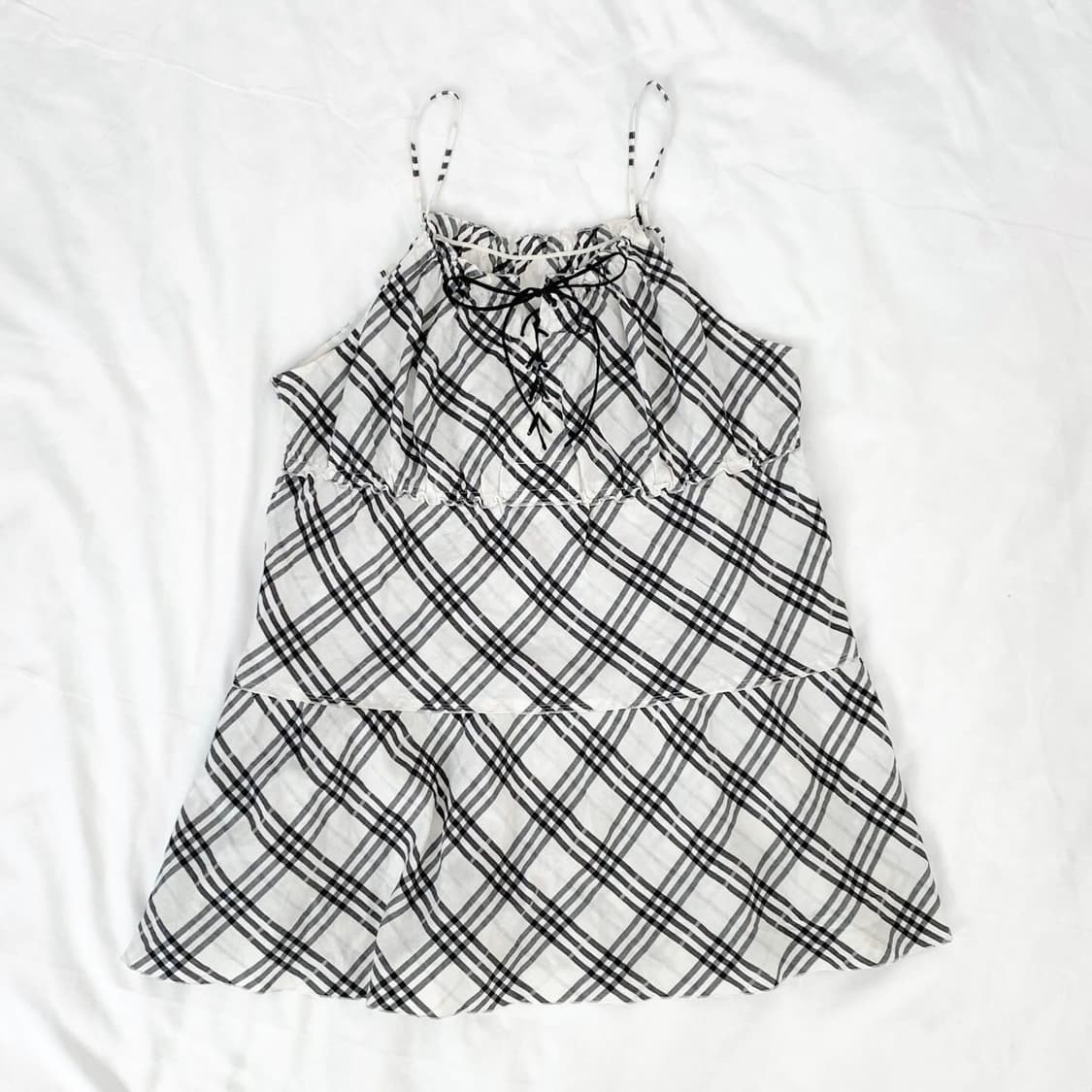 Burberry 파스텔x블랙 아일렛 슬리브리스 상품이미지1