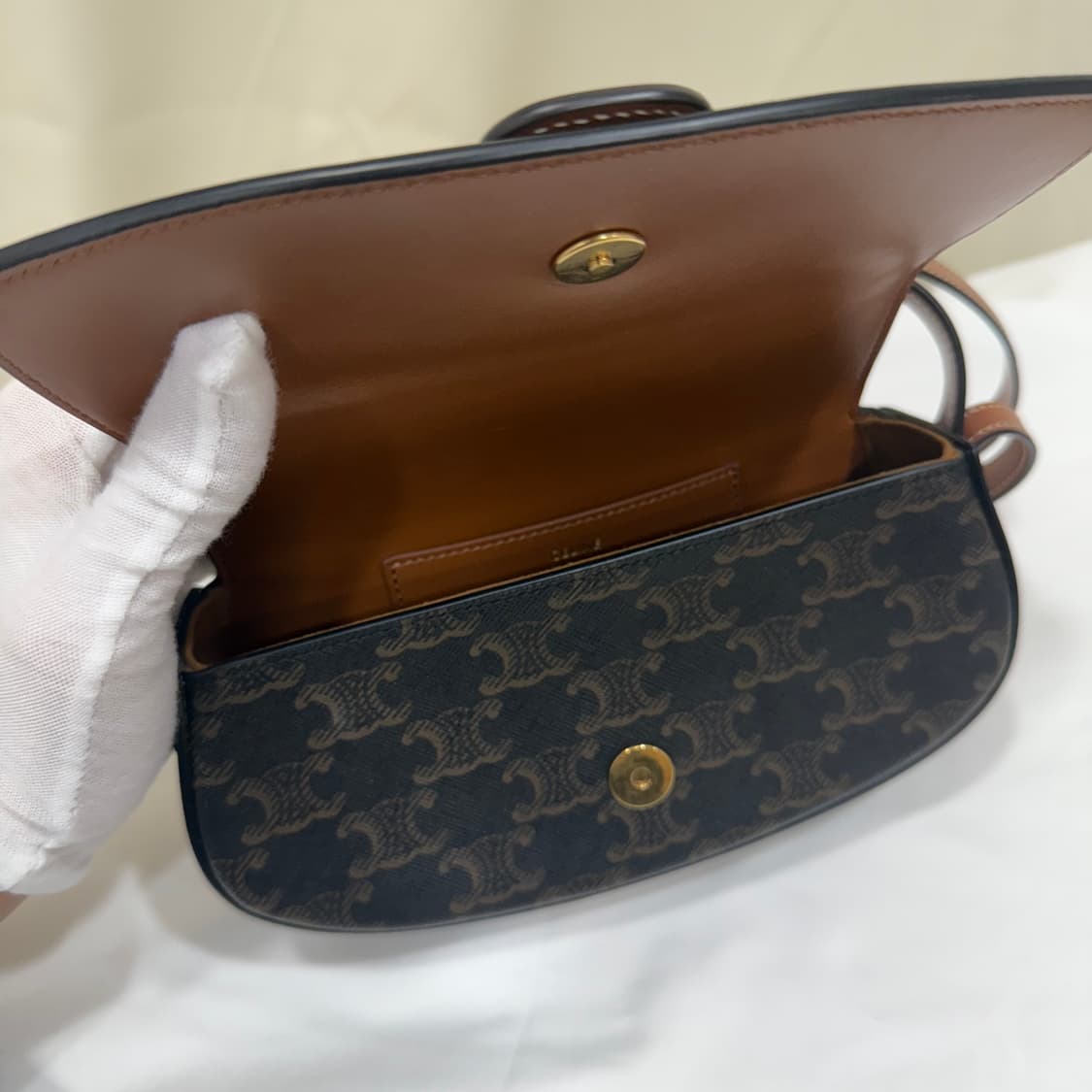 셀린느 타부백 상품이미지4