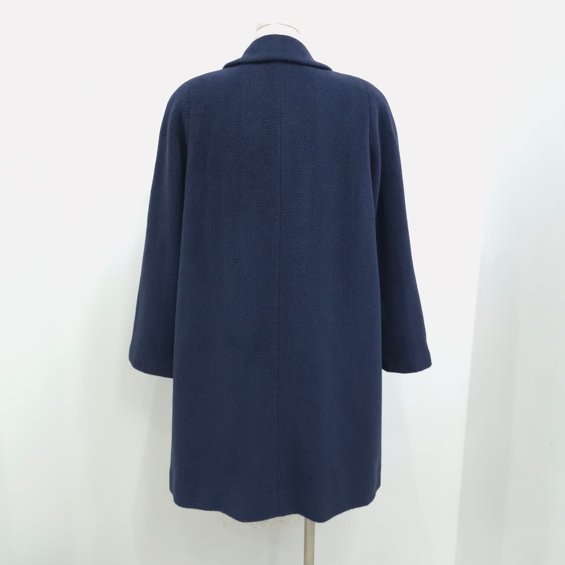 울100 헤링본 네이비 클래식 코트 상품이미지3