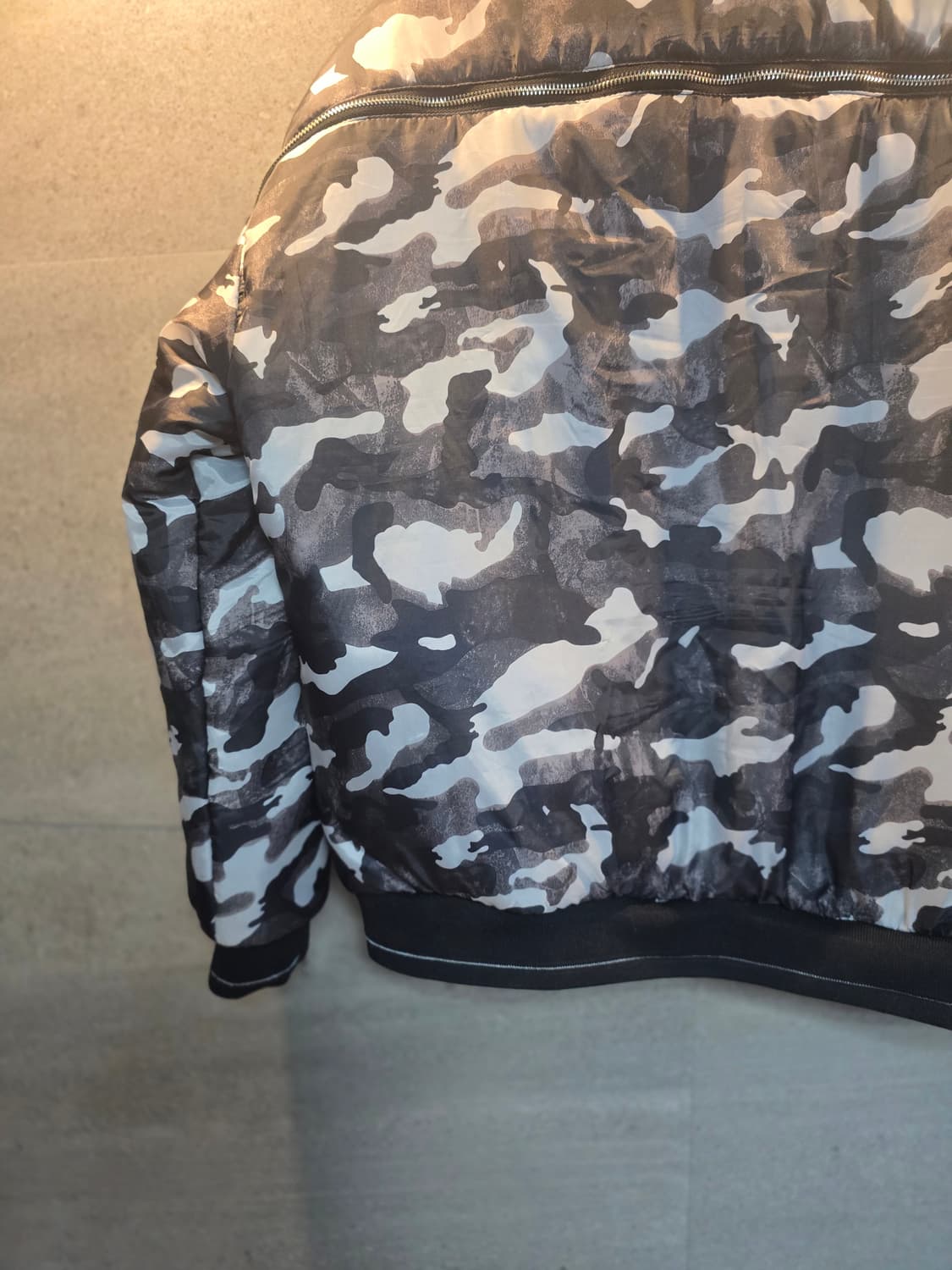 초력셔리 카모플라쥬. 봄버 자켓. 상품이미지7