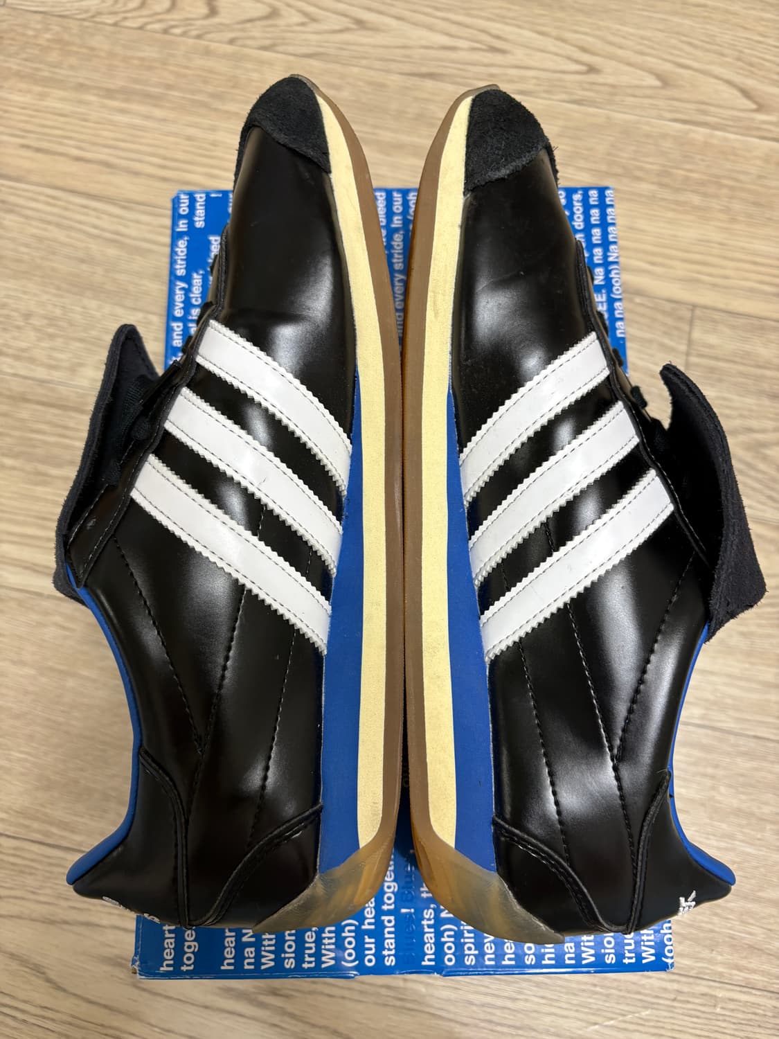 YESEYESEE x Adidas Country OG 상품이미지3