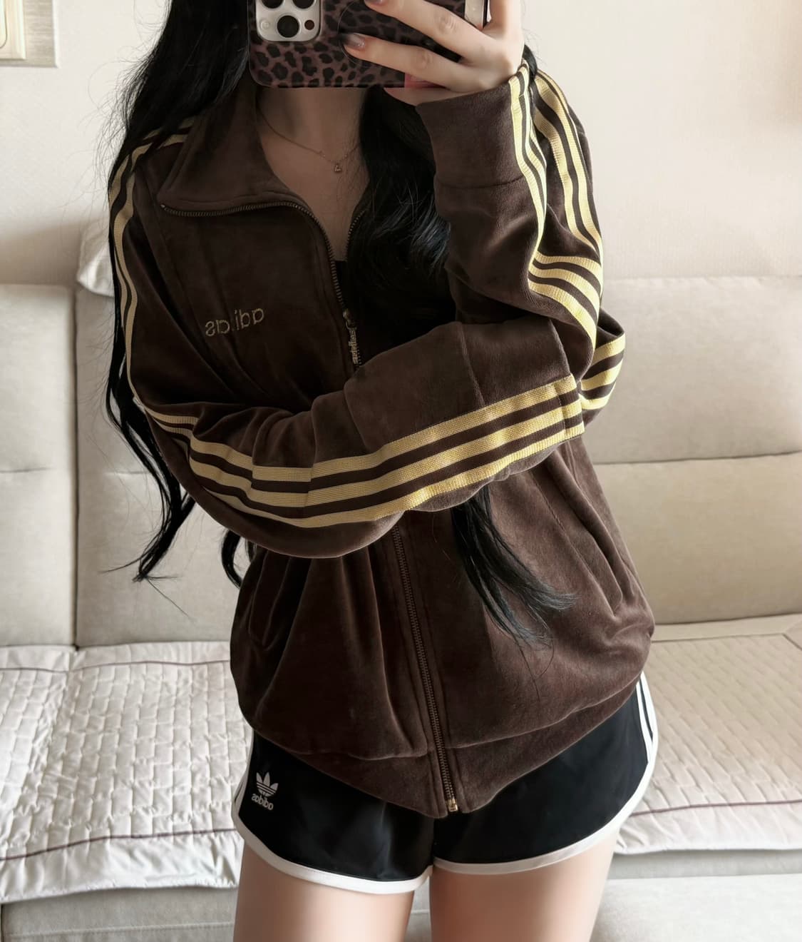 아디다스 브라운 초바 벨벳 져지 상품이미지1