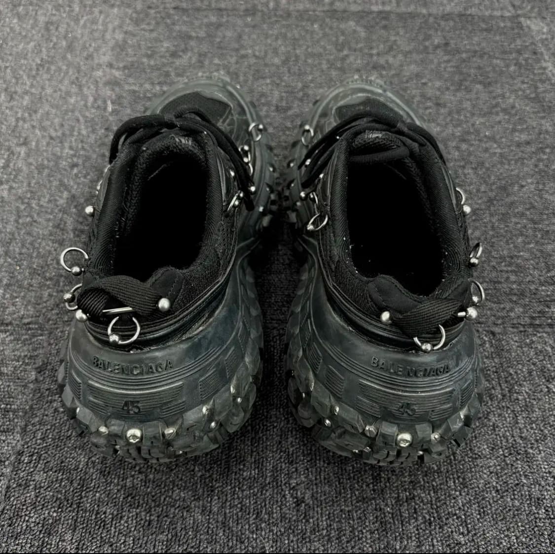 발렌시아가 피어싱 디펜더 45 상품이미지4