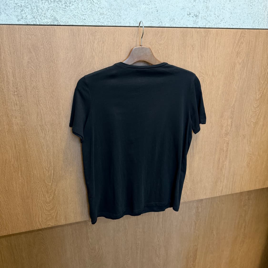 빈티지 라운드넥 반팔 티셔츠 프릴 디테일 레귤러핏 블랙 상품이미지2