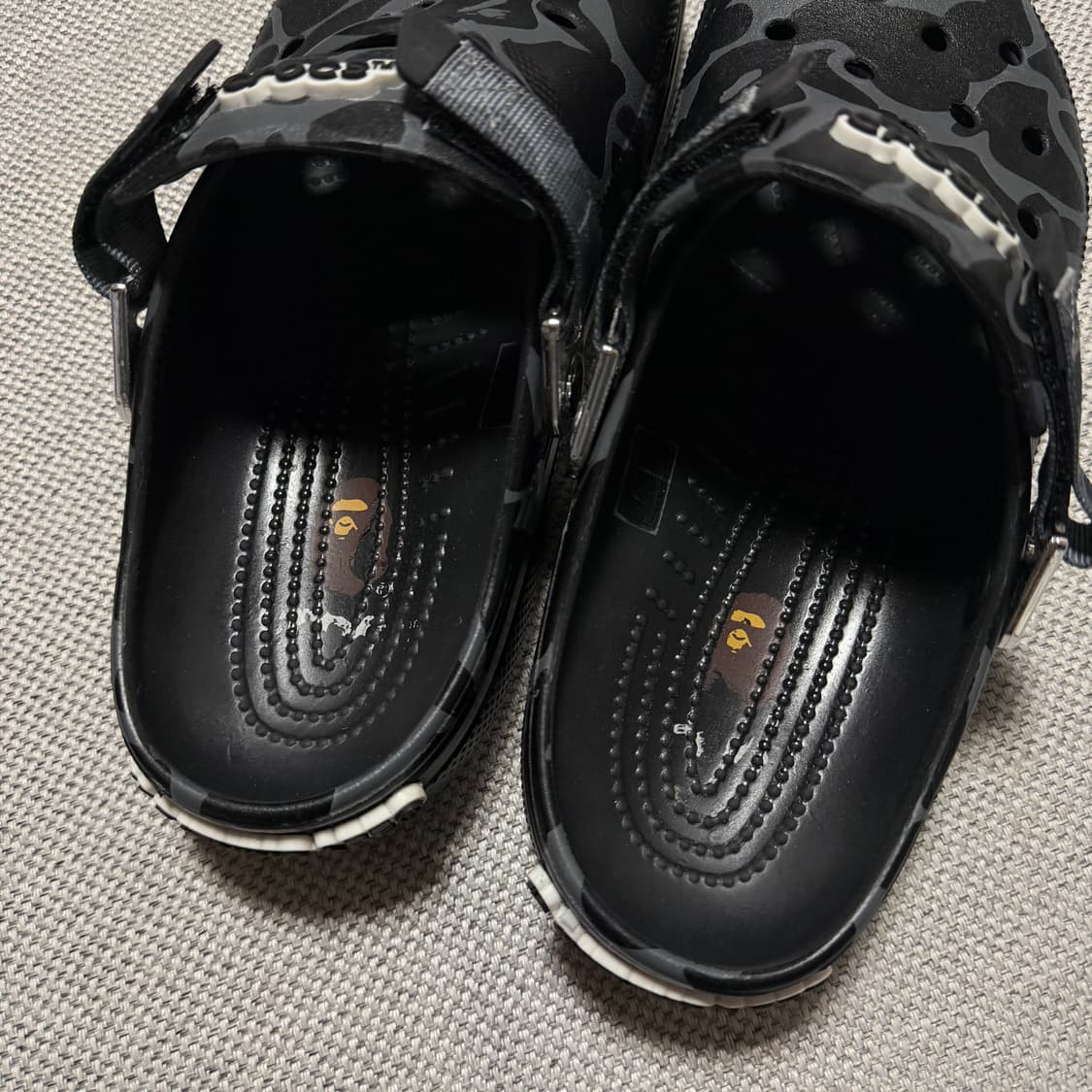 베이프 x 크록스 카모 클로그 블랙 상품이미지4