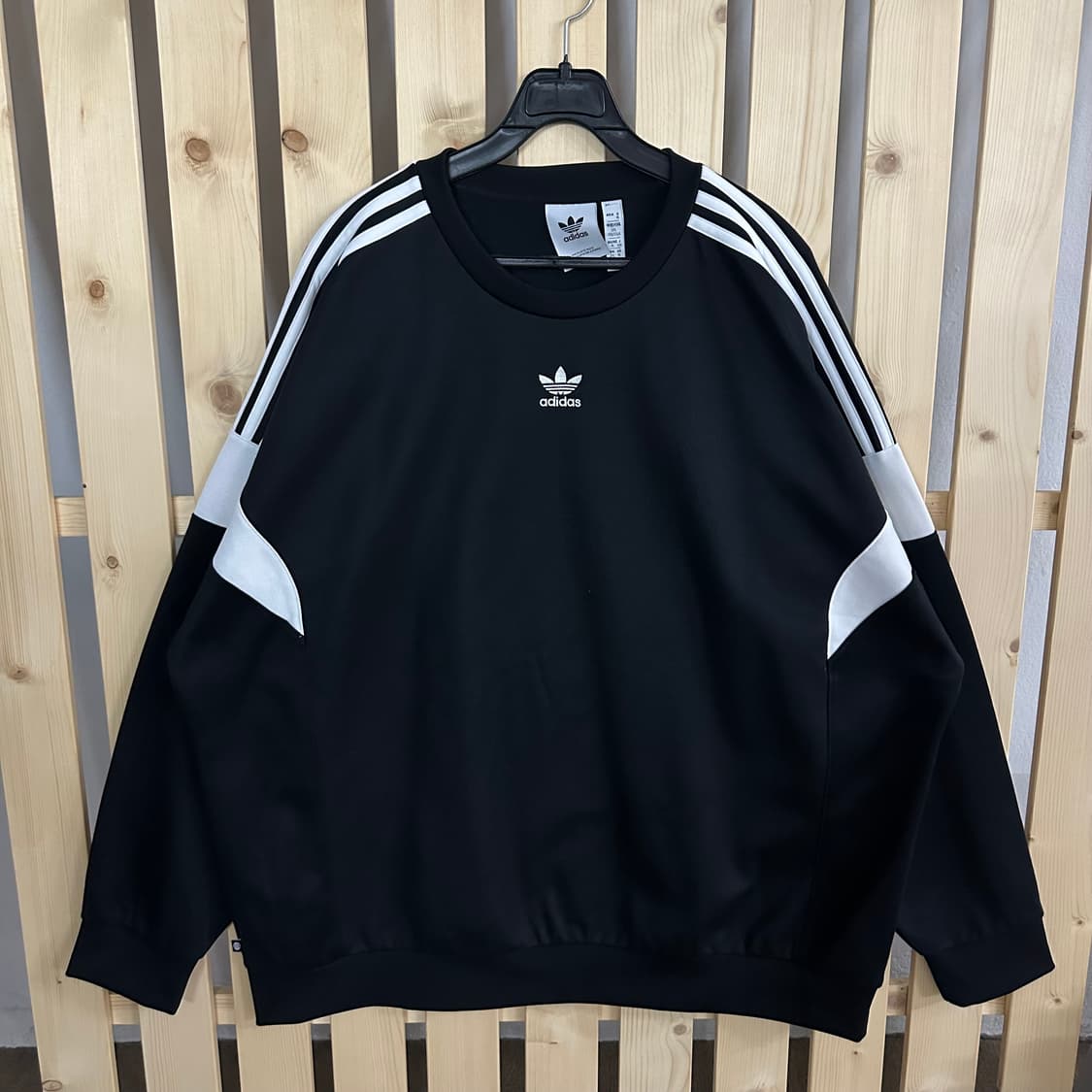 (2XL) 아디다스 미드로고 블랙 맨투맨 상품이미지1