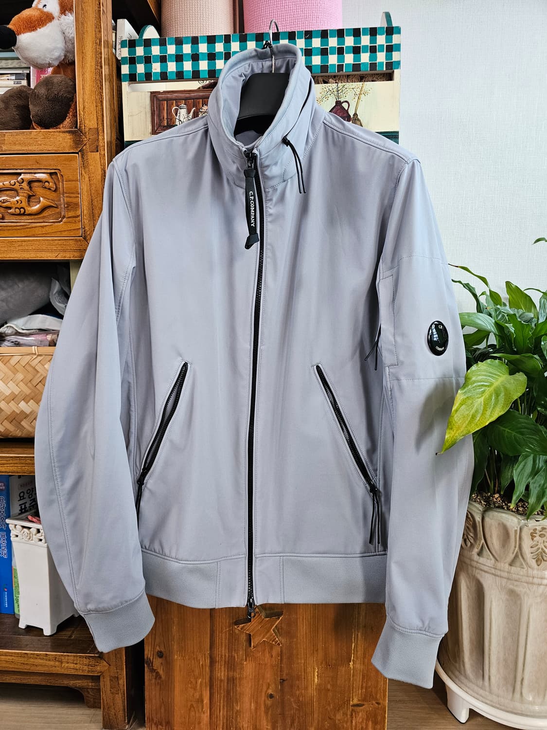 씨피컴퍼니 나일론 자켓 팔아요 cp컴퍼니 바람막이 100 50 105 L 상품이미지1