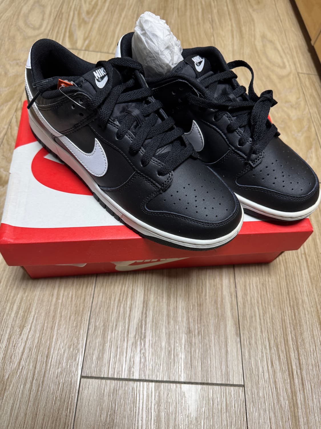 나이키 덩크 로우 레트로 블랙 화이트 265 상품이미지1