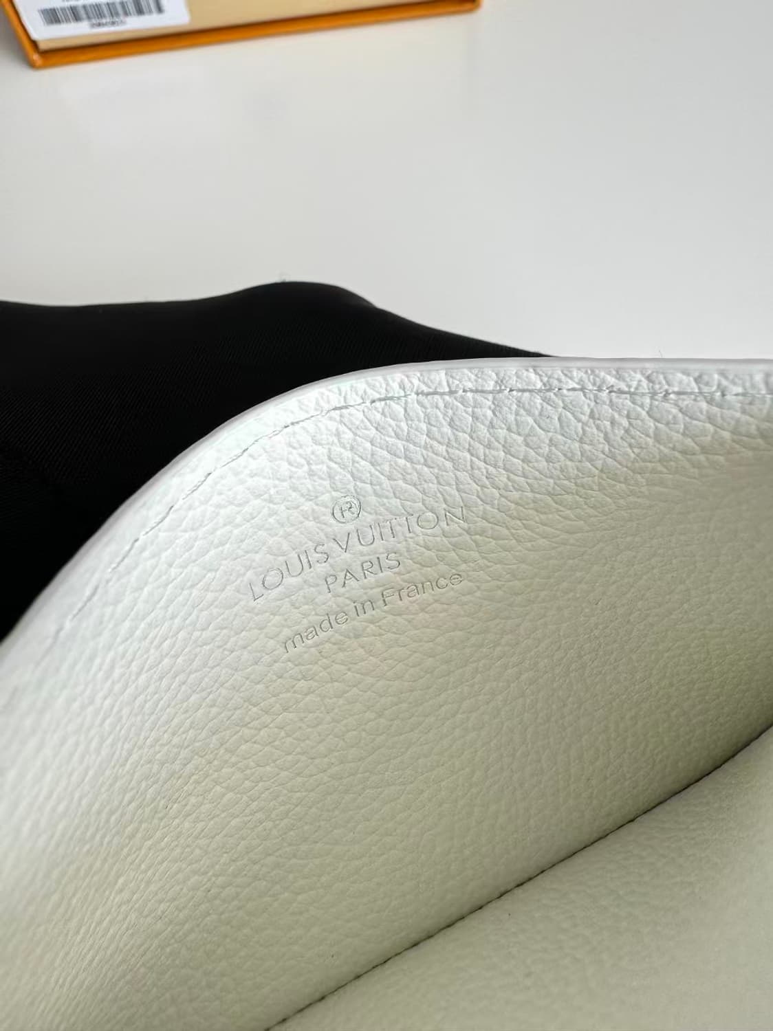 루이비통 더블 카드 홀더 화이트 상품이미지4