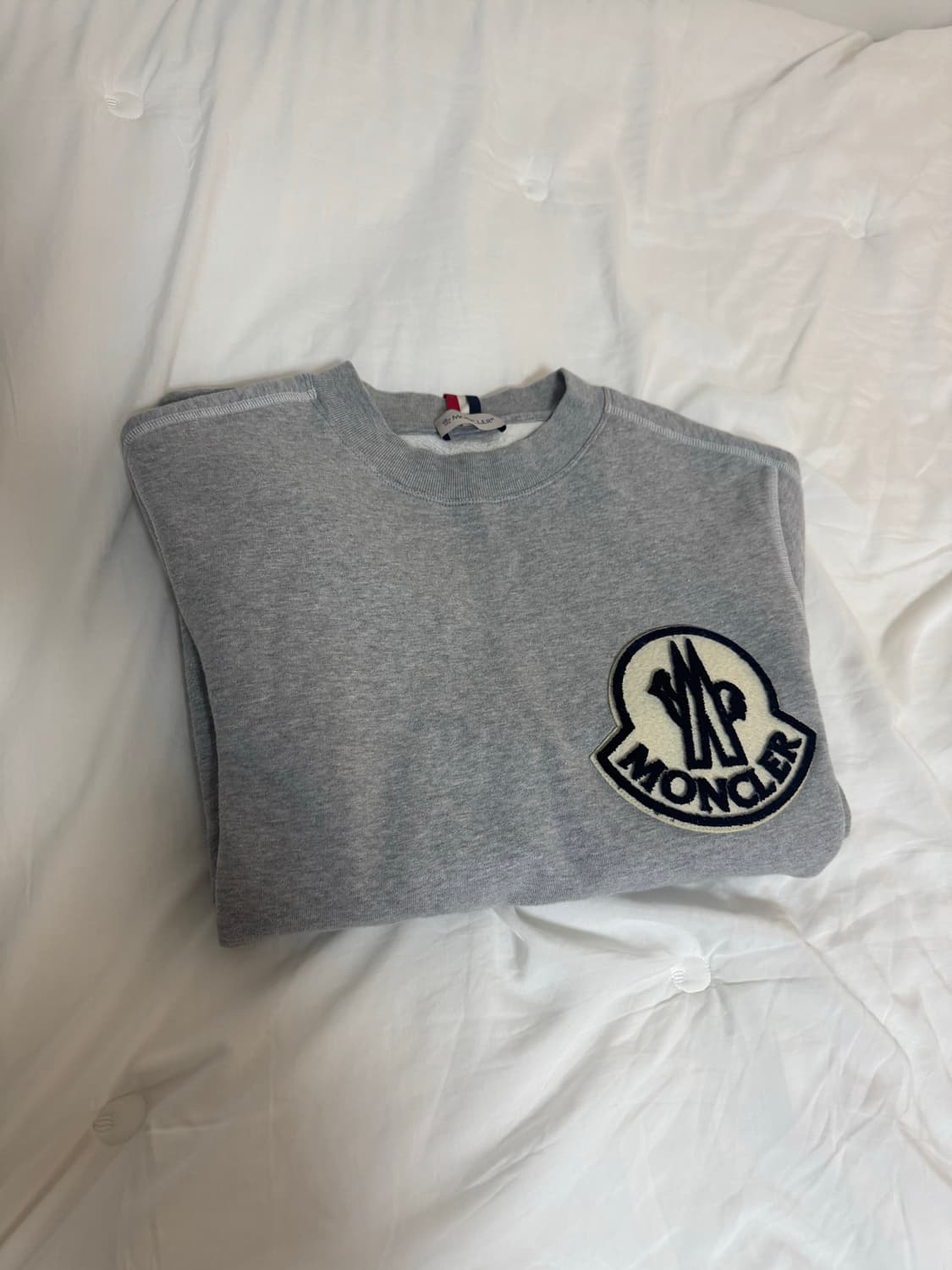 몽클레어 빅로고 스티치 맨투맨(연그레이) 상품이미지8