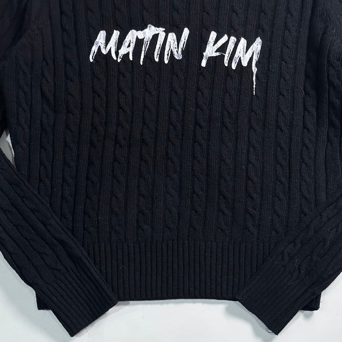 마뗑킴 블랙 로고 니트   상품이미지4