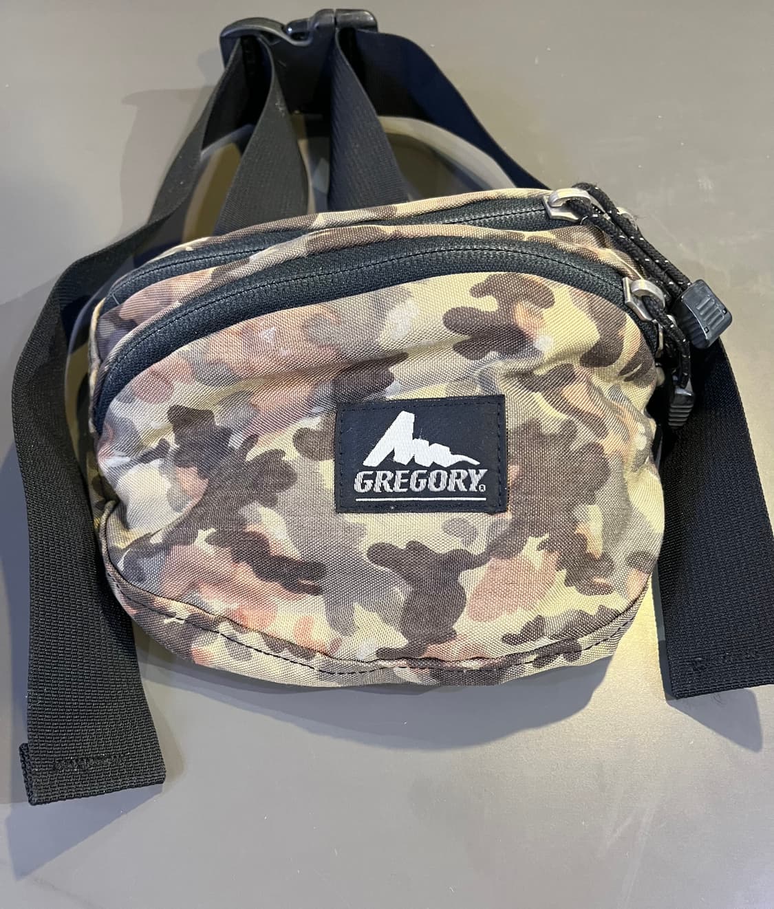 그레고리 구형 로고 숄더백(미국제) 상품이미지1