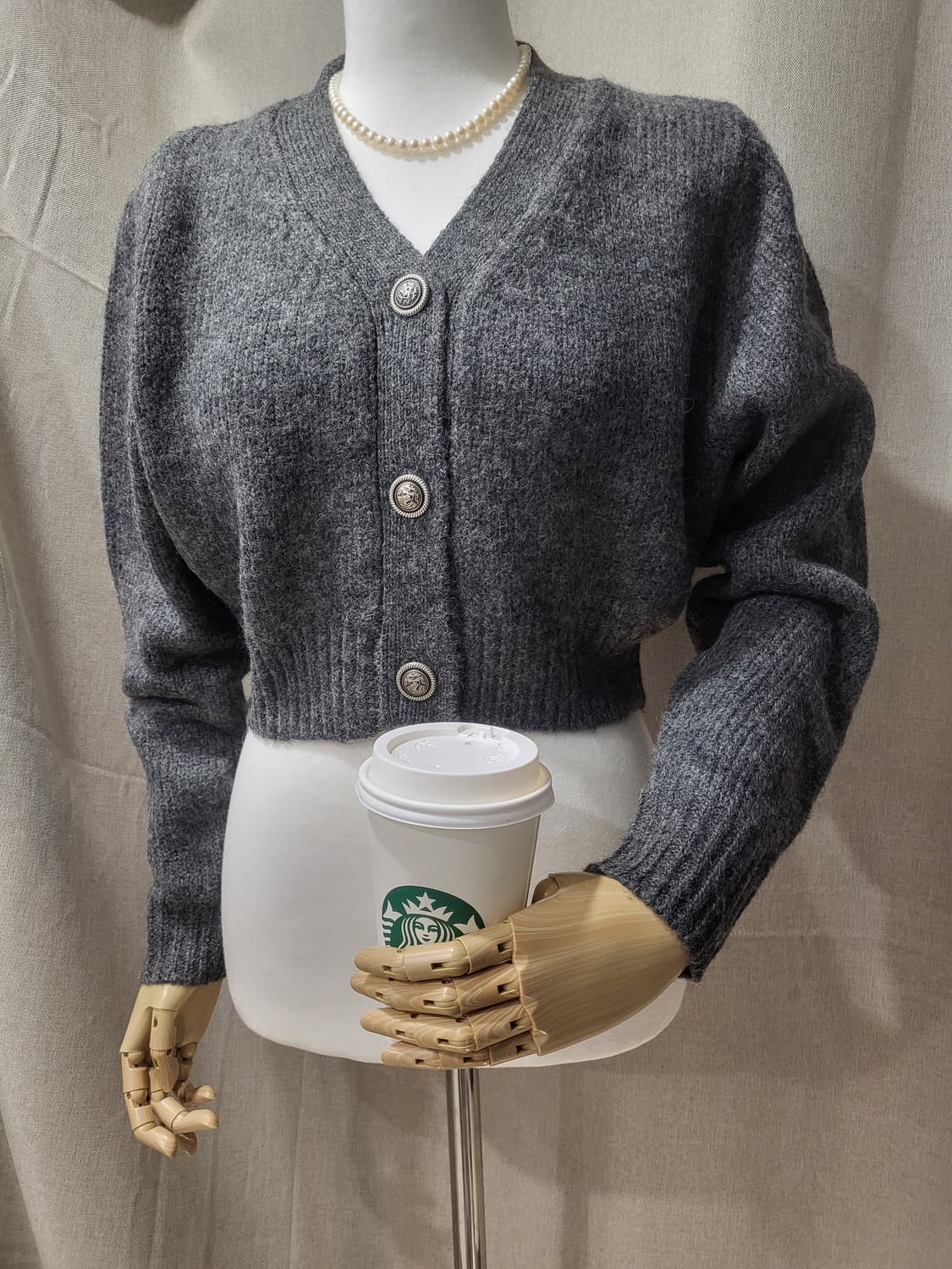 택포♦️새상품 guse 가디건 니트 블랙 그레이 화이트 스웨터 상품이미지1