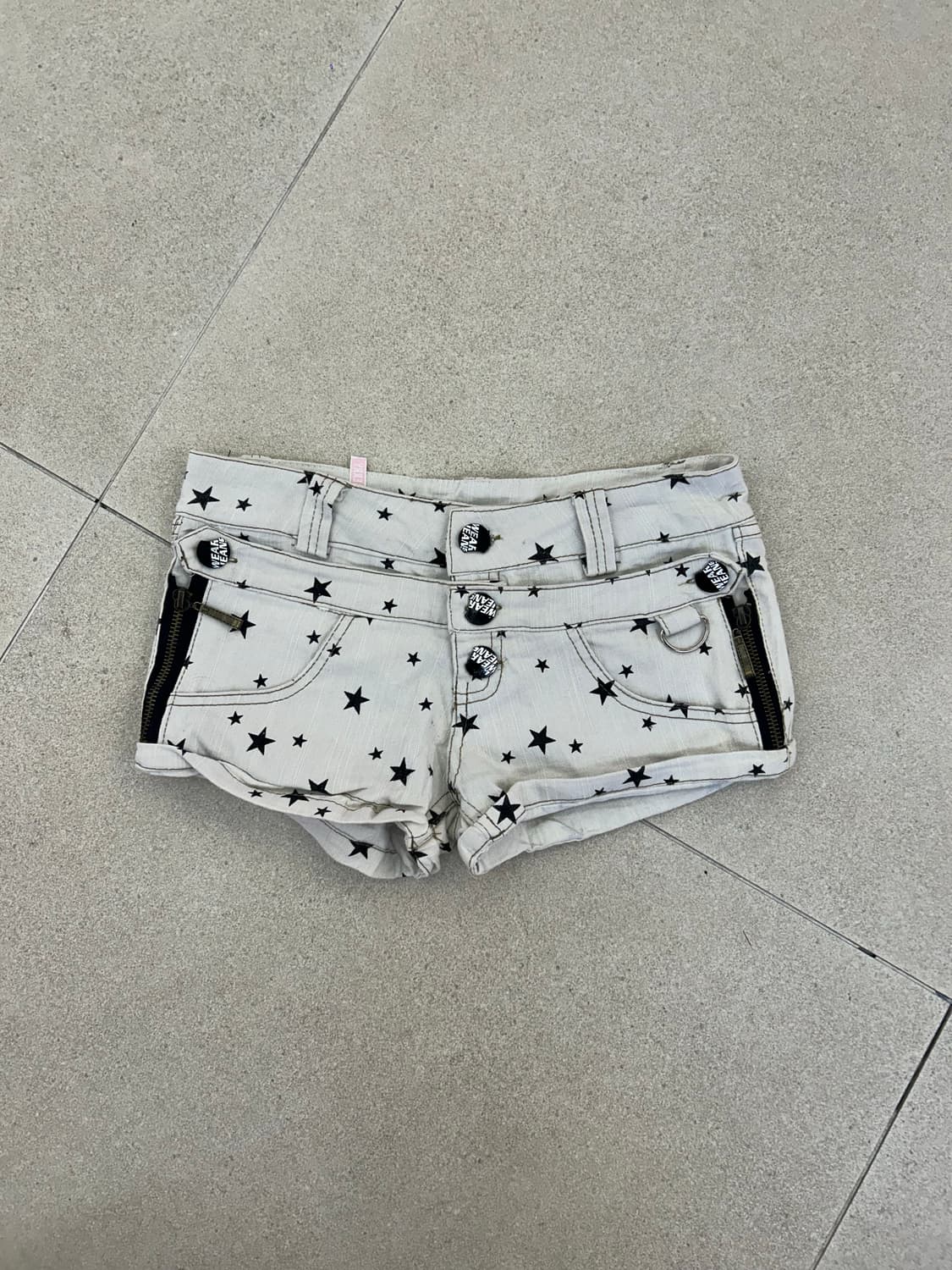 별 패턴 로우라이즈 핫팬츠 상품이미지1