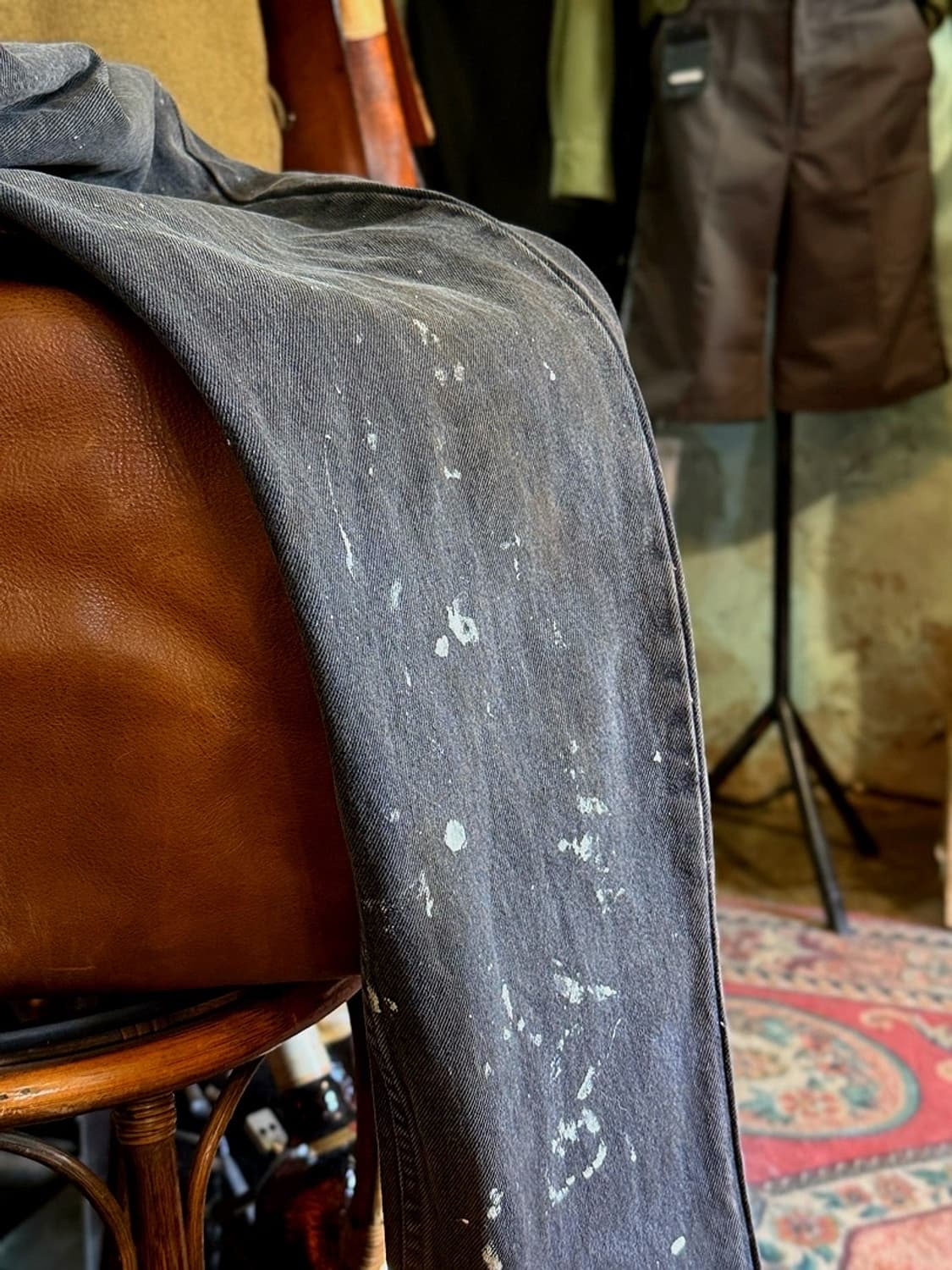 Levis 90년대 테이퍼드 블랙진 데님 페인팅 디자인 팬츠 상품이미지1