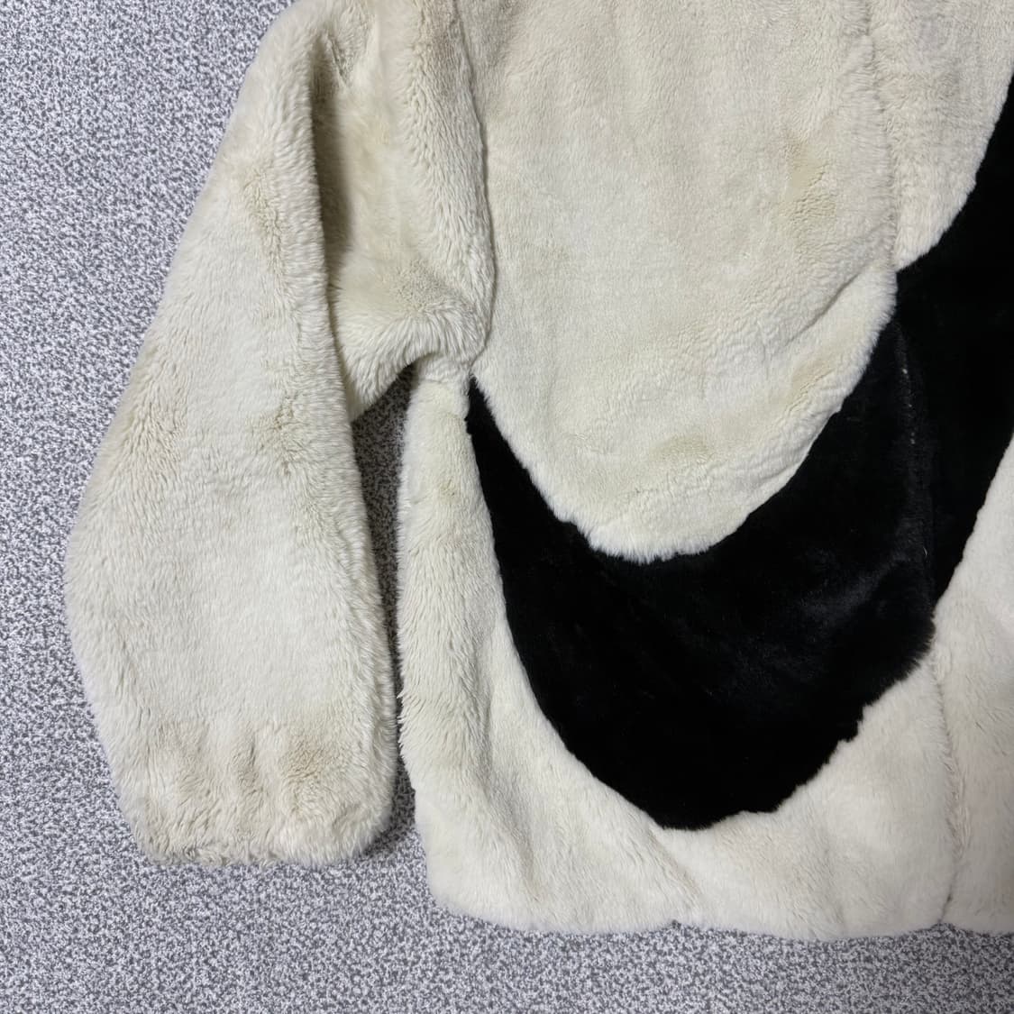 [정가 20만원] 나이키 NSW 포우 퍼 자켓 여성용 상품이미지5