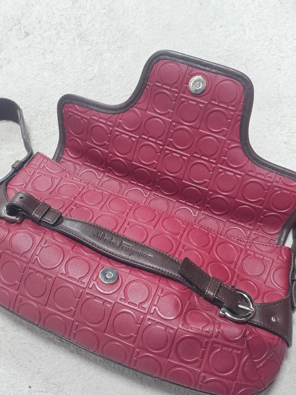 Ferragamo 페라가모 간치니 레더 숄더백 상품이미지8