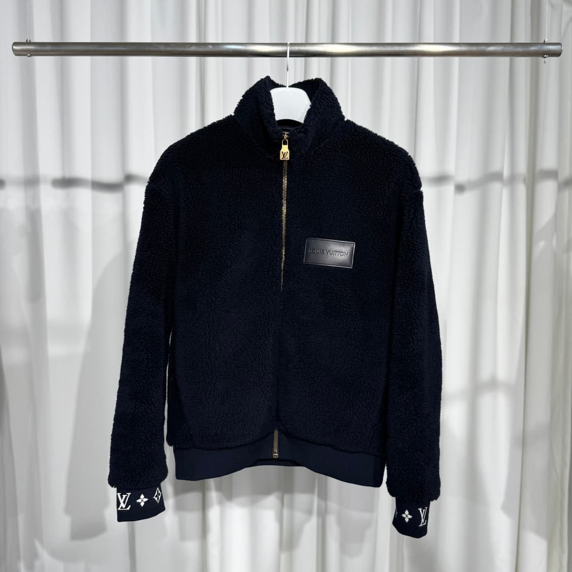 [정품] 루이비통 모노그램 레더 패치 플리스 블루종 L1AGLXL 상품이미지2