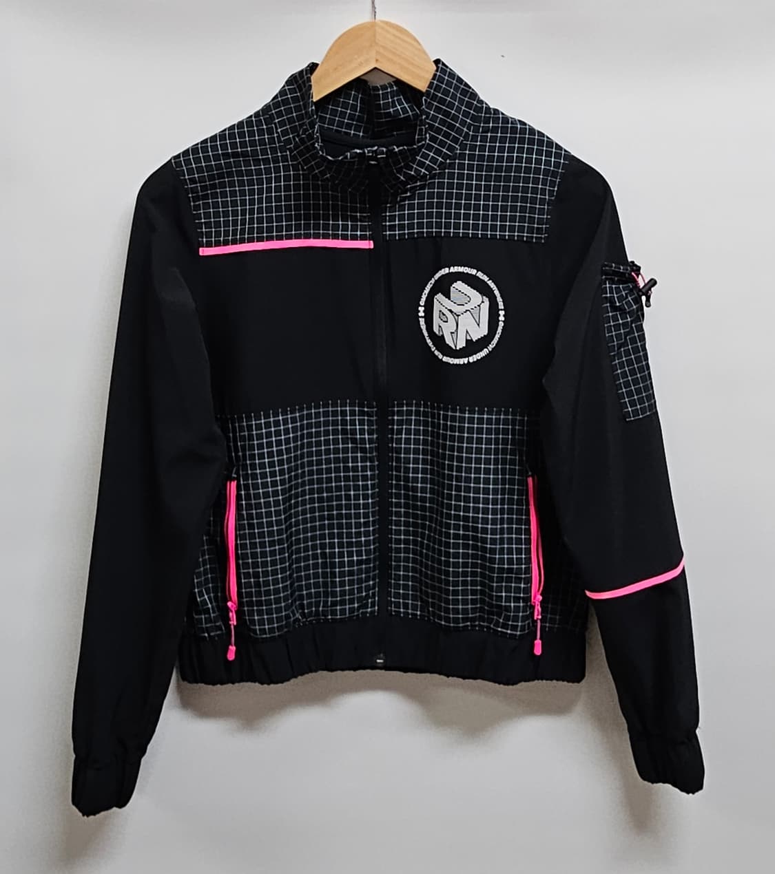 언더아머 여성 애니웨어 런 스톰자켓 M 상품이미지1