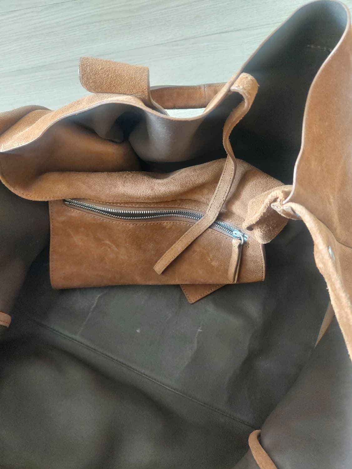 띠어리 theory 스웨이드 토트백 상품이미지3