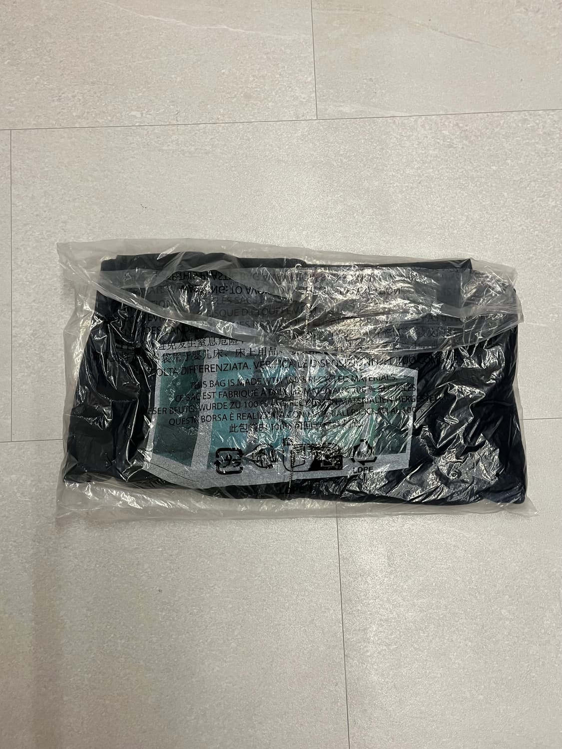 슈프림 x 데미안 허스트 집업 후드 스웨트셔츠 블랙 - 25SS 상품이미지3