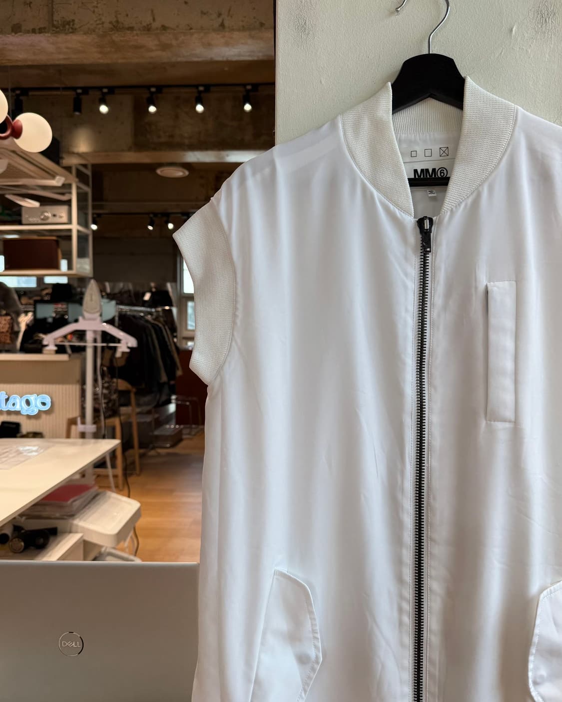 mm6 화이트 폴리에스터 슬리브리스 투웨이 자켓  상품이미지4