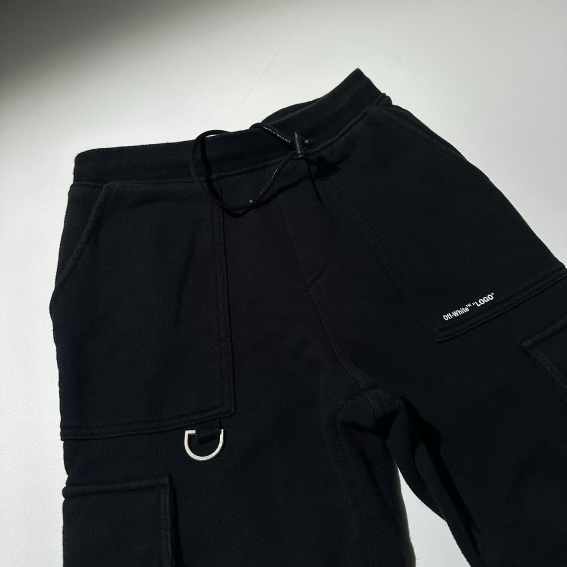 오프화이트 스웨트 카고 조거 팬츠 블랙 상품이미지4