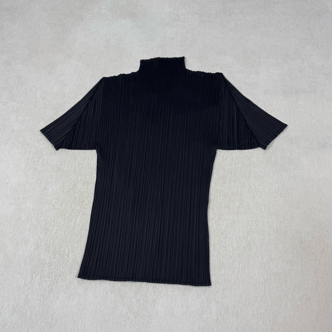 Pleats Please Black Short Top  상품이미지4