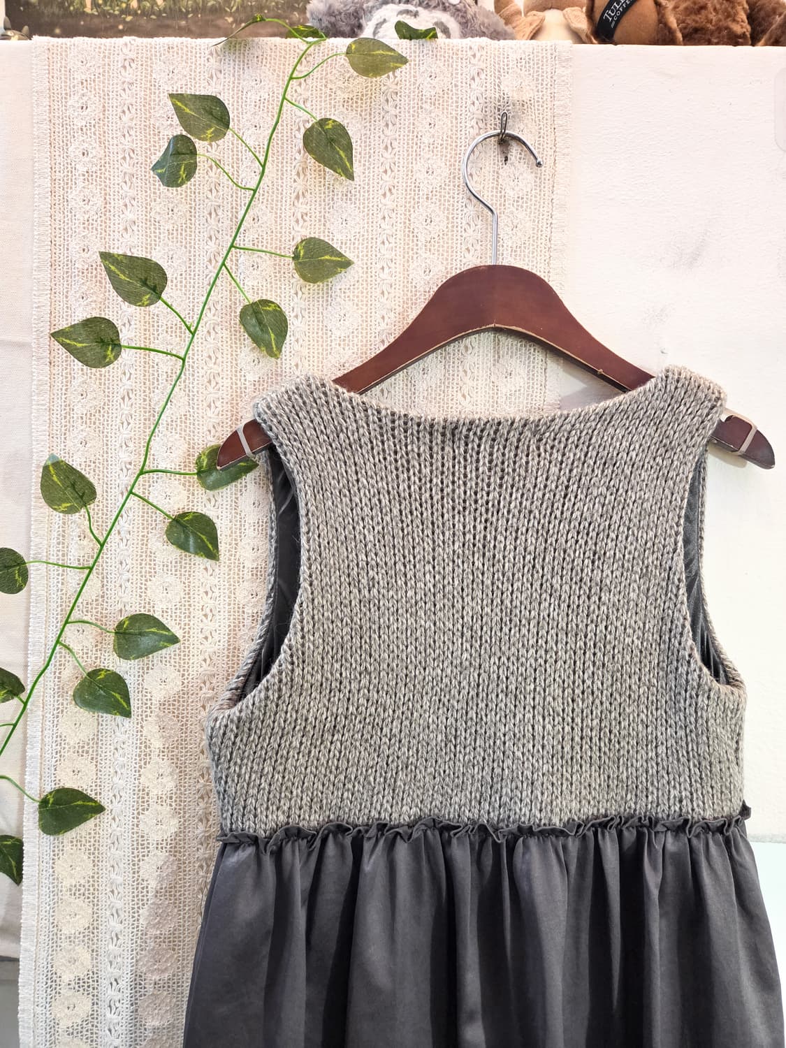 earth music 니트 디테일 민소매 원피스 상품이미지5