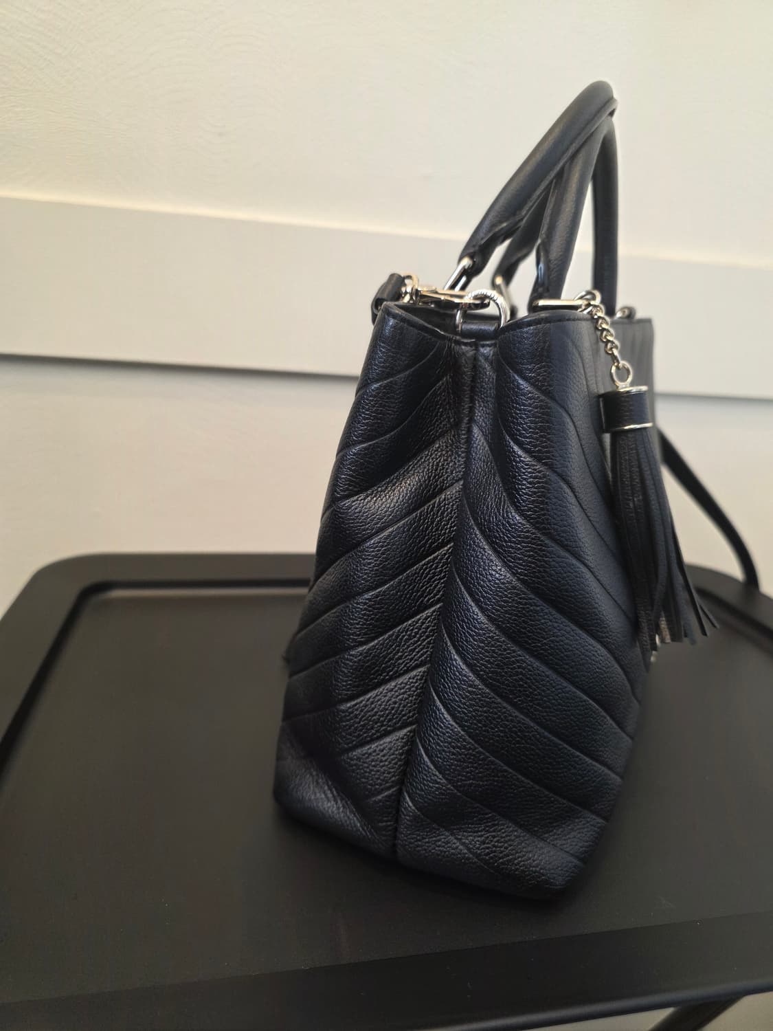 메트로씨티 네오 루체 블랙 V백 토트겸숄더백 상품이미지5