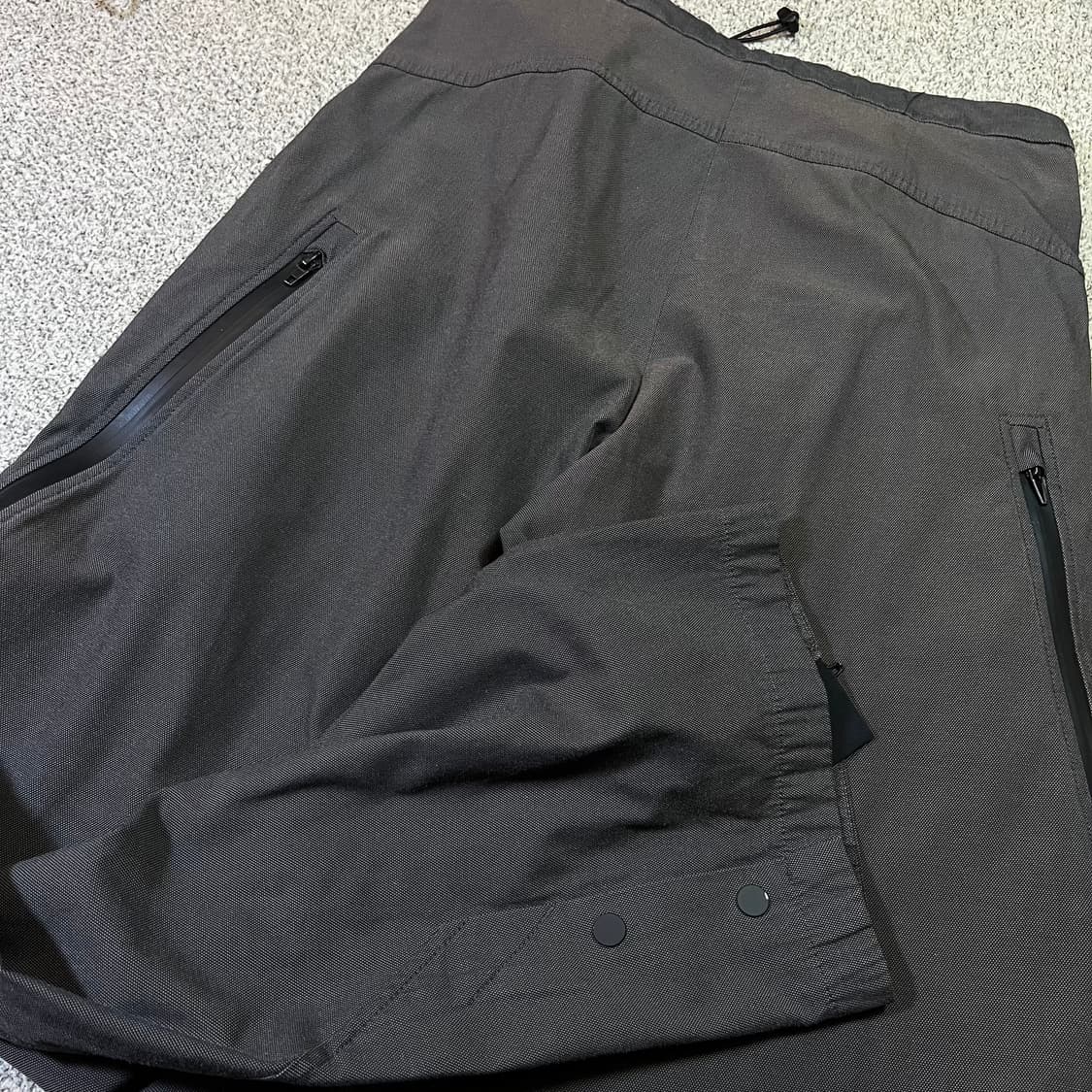 COOR 쿠어 유틸리티 커브드 트랙 팬츠 상품이미지4