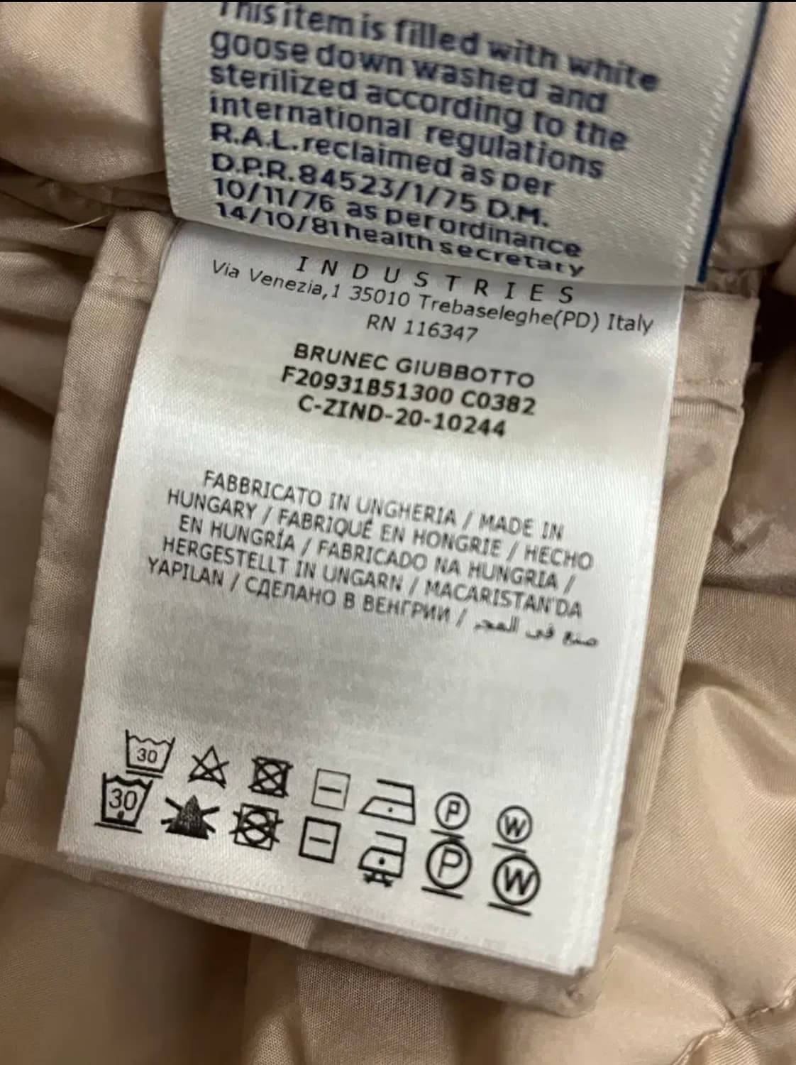 MONCLER RUFFLE HEM PUFFER JACKET 상품이미지9