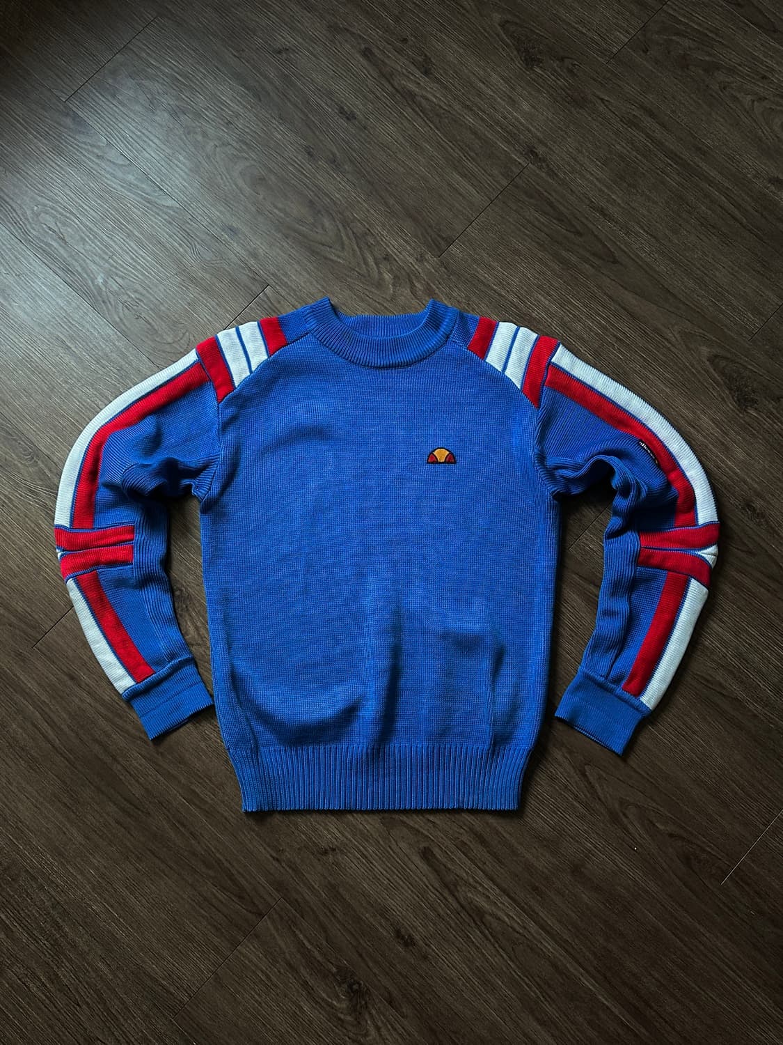 Ellesse 파워 숄더 본 니트 상품이미지7