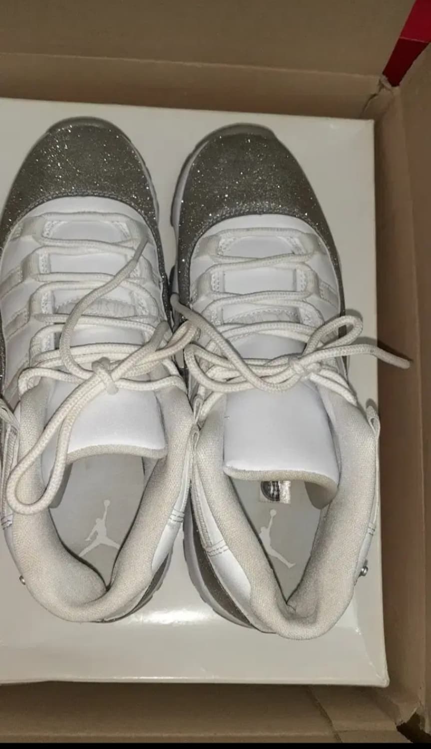 [한정판] 조던11 메탈릭 실버  상품이미지1