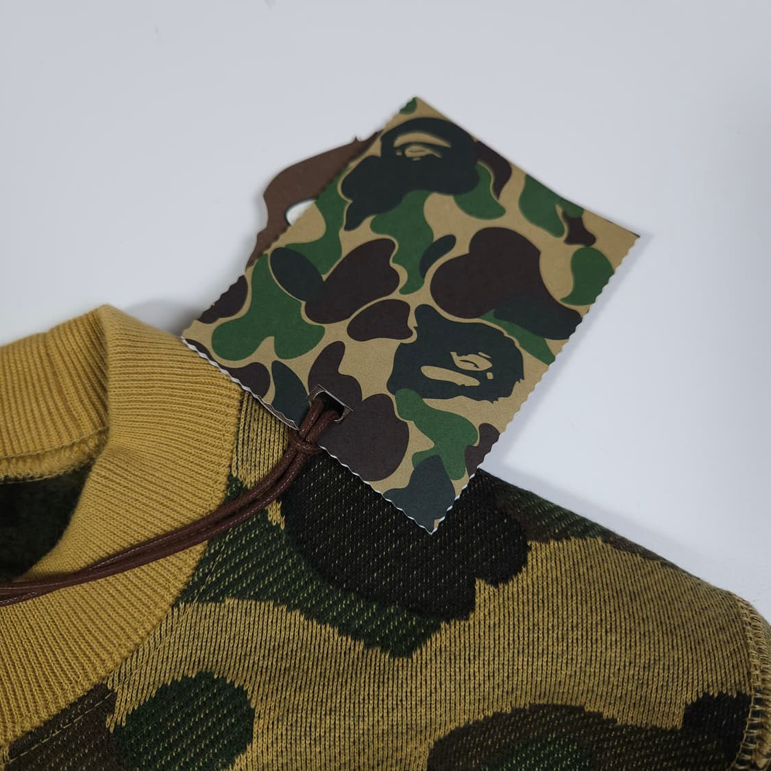 베이프 카모 맨투맨  상품이미지3