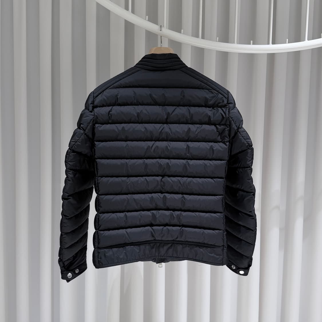 (A+/2) / 몽클레어 아미오 쇼트 다운 패딩 자켓 블랙 상품이미지7