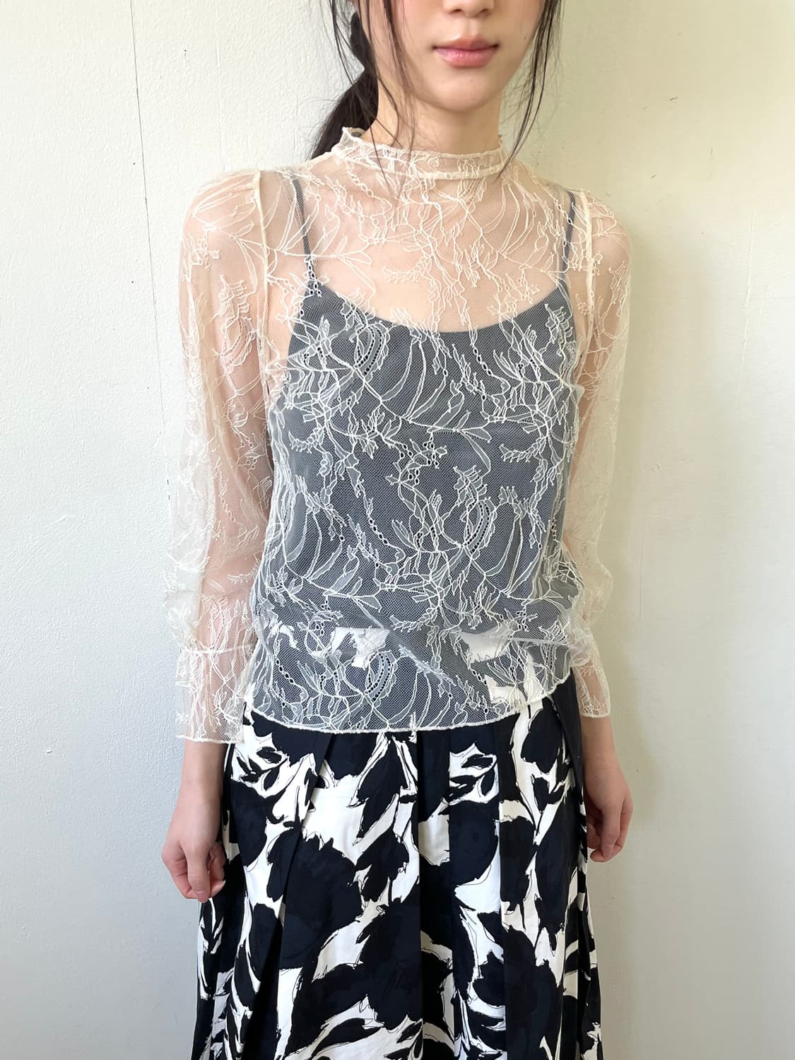 fifth 시스루 라이트 베이지 탑 상품이미지5