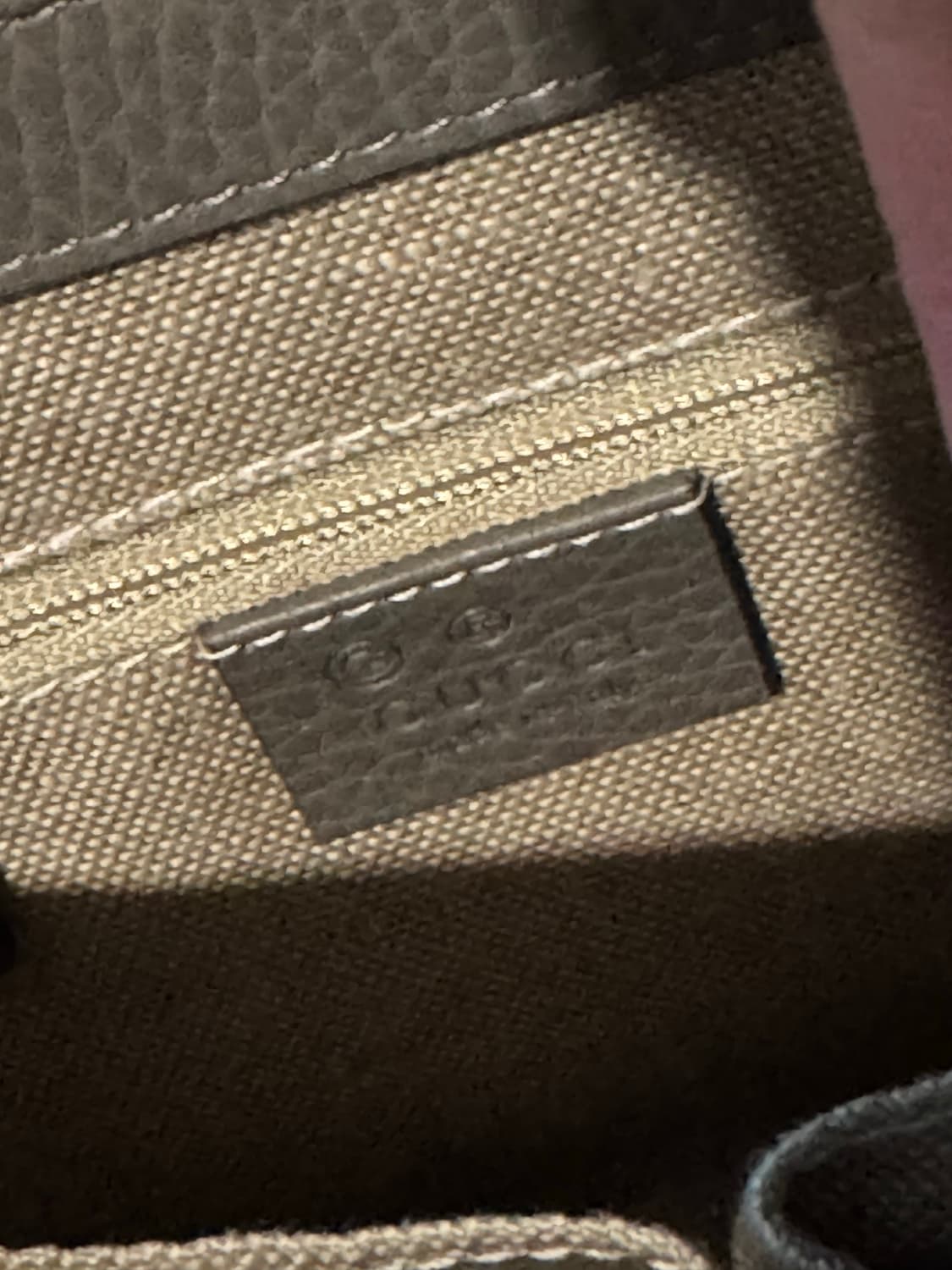 구찌 인터로킹 체인백 스몰 그레이 상품이미지3