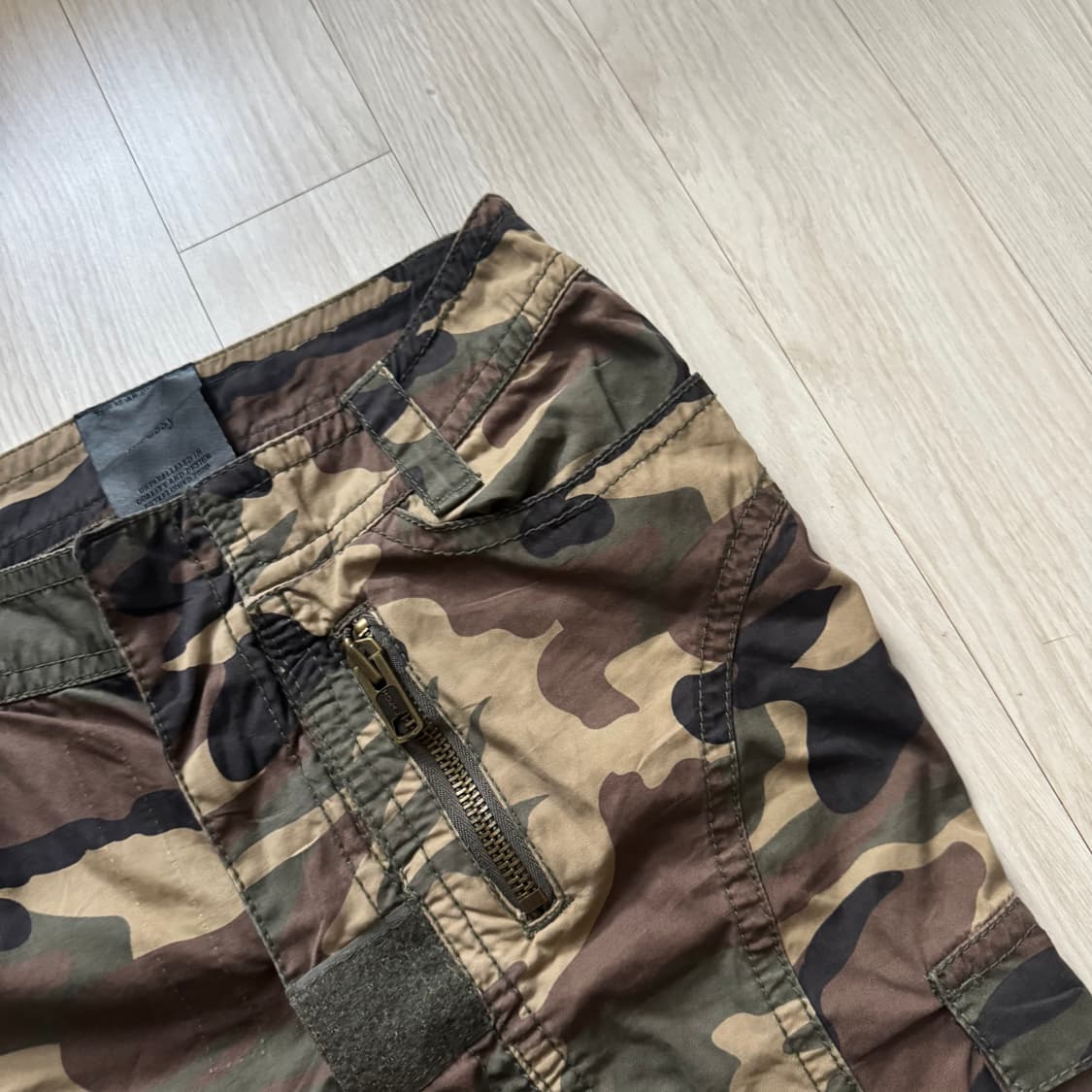 Moussy 지퍼디테일 트임 카모 맥시 롱스커트 락시크 y2k 펑크 갸루 상품이미지4