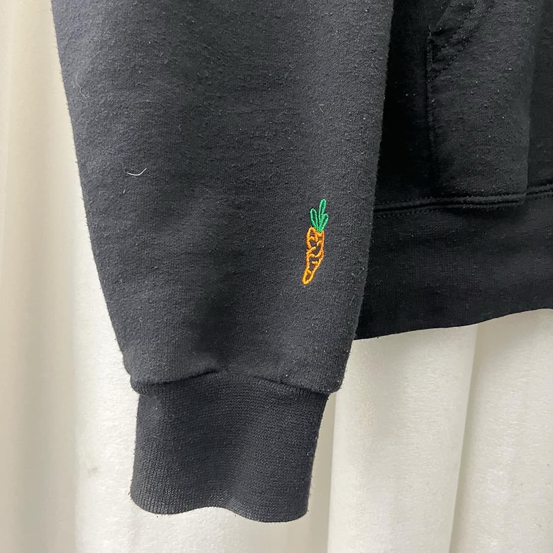 챔피온x캐럿 블랙 레드 프린팅 후드티 상품이미지5